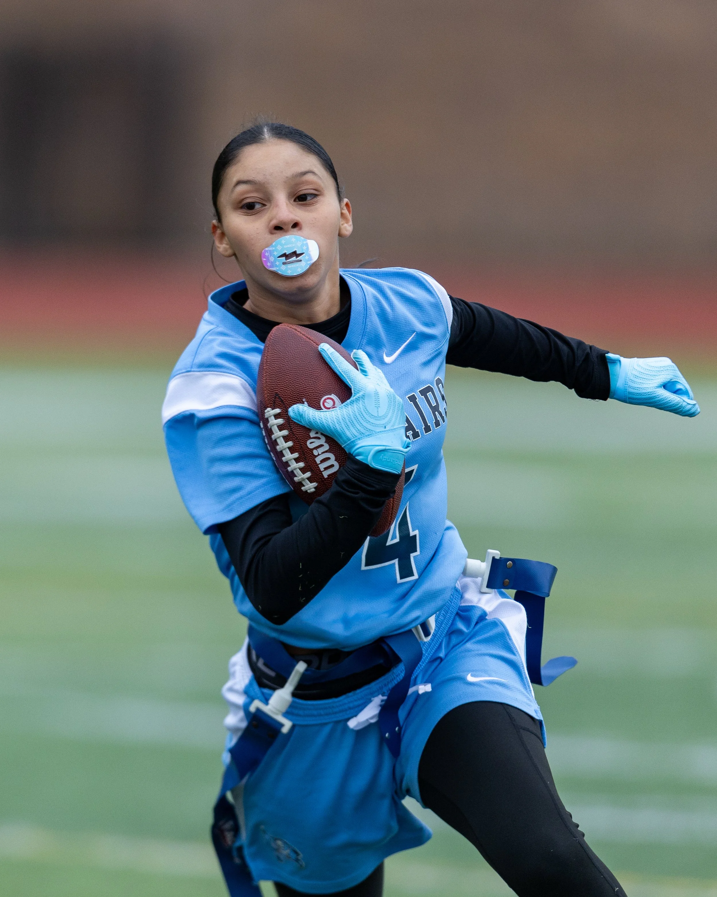 WM #4 runs with the ball
