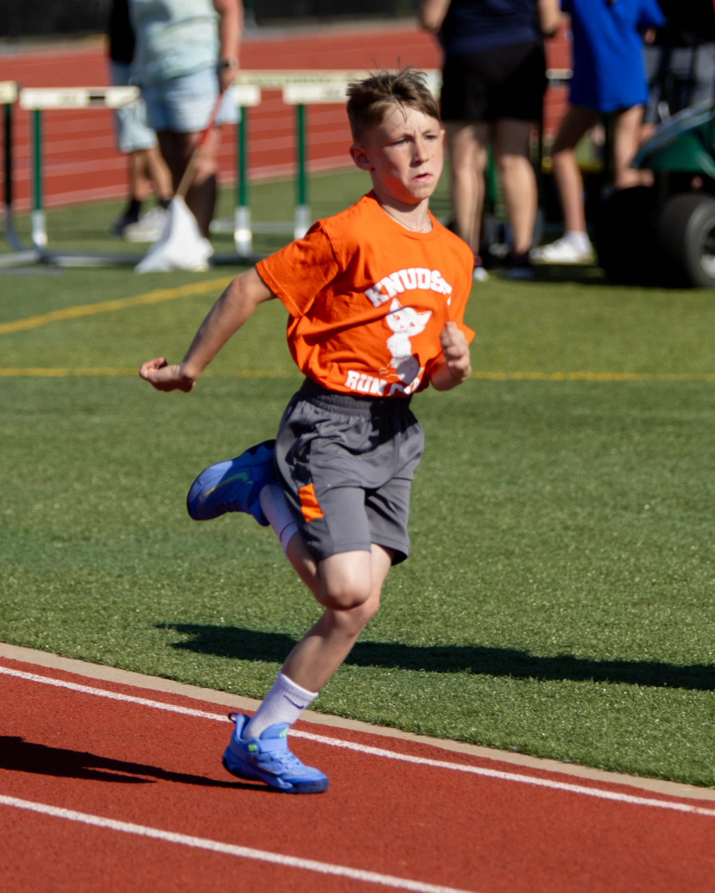 Knudsen runner starts the race