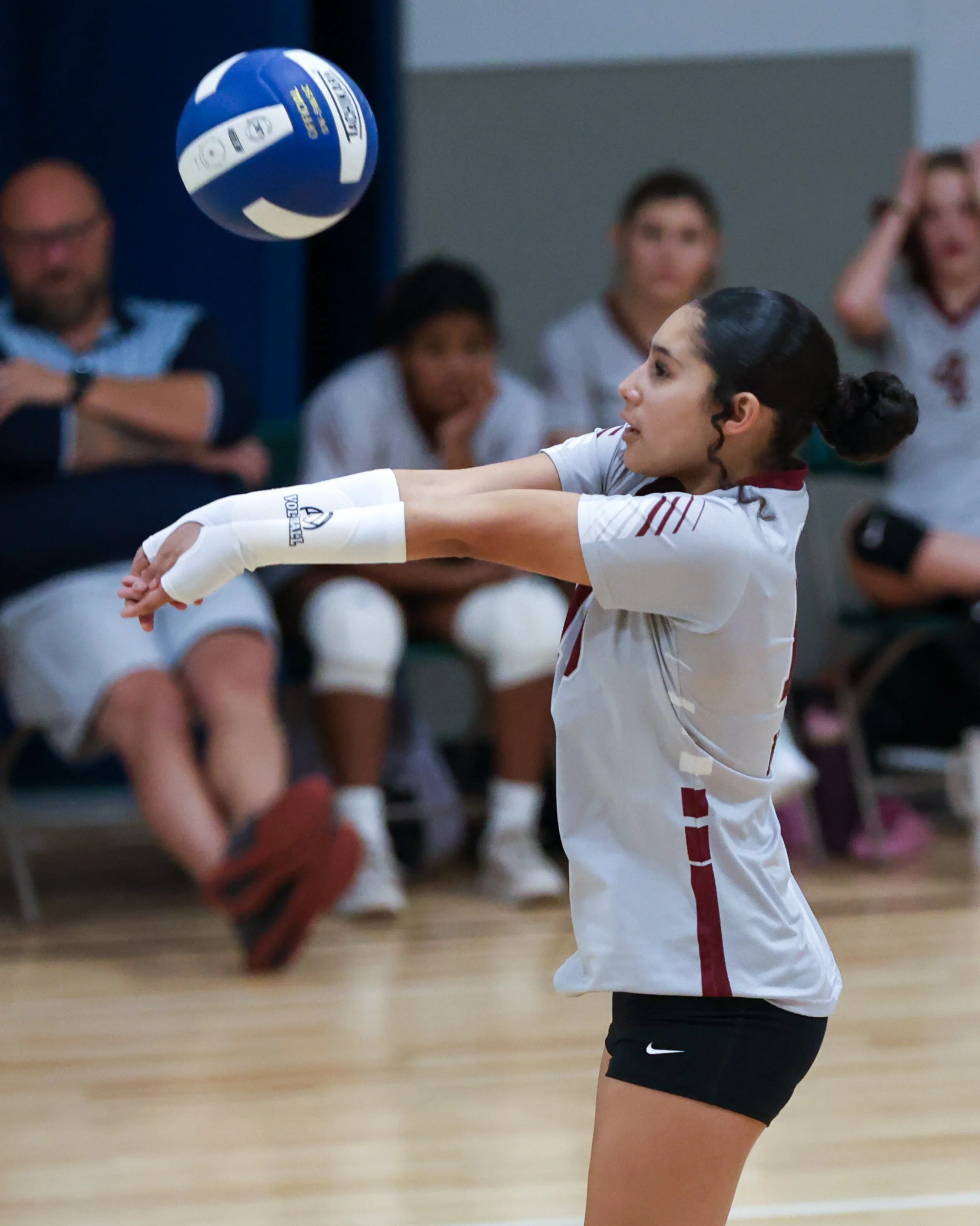 Mason girl returns the ball