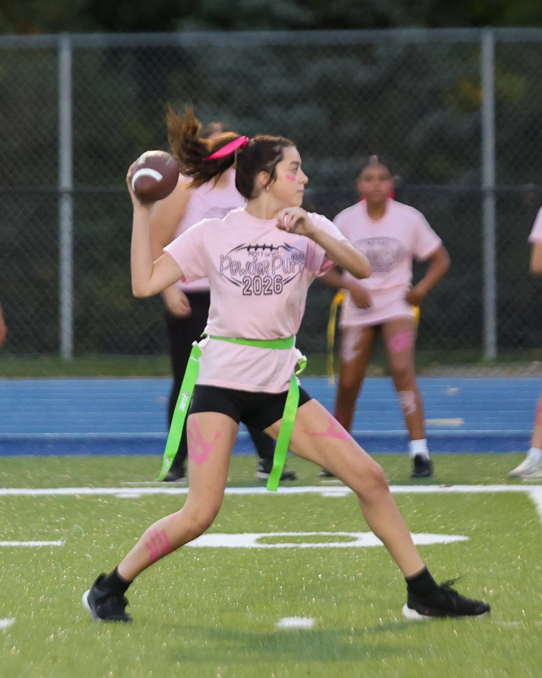 WM Junior passes the ball