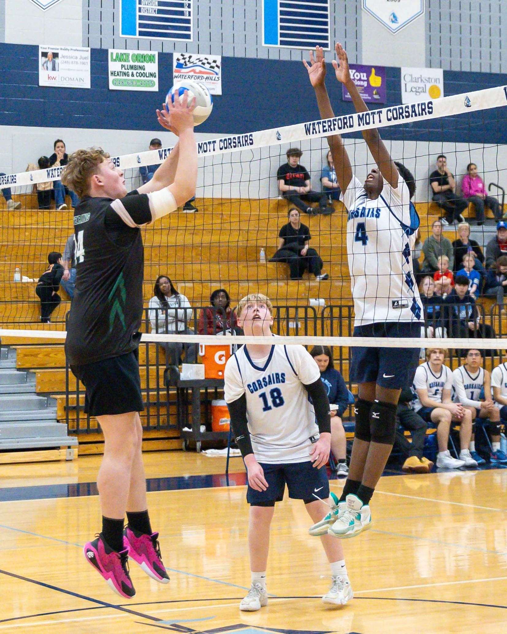 Kettering #14 returns the ball