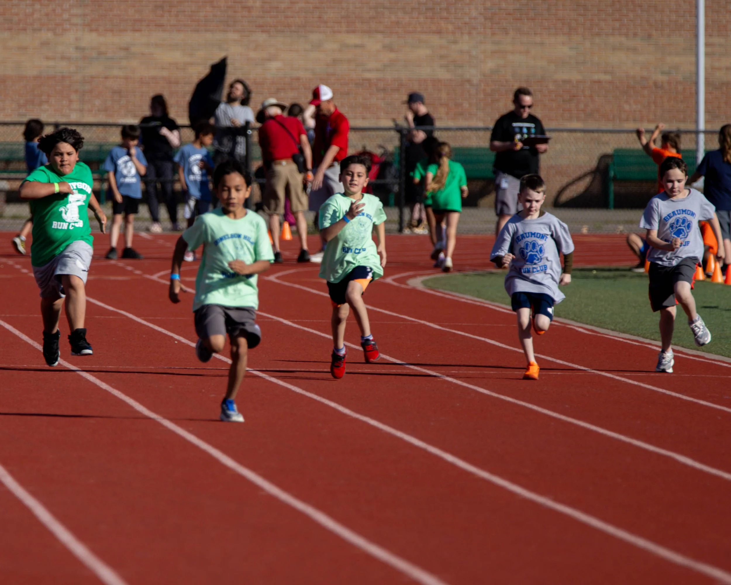 Beaumont, Donelson Hills and Grayson boys down the track