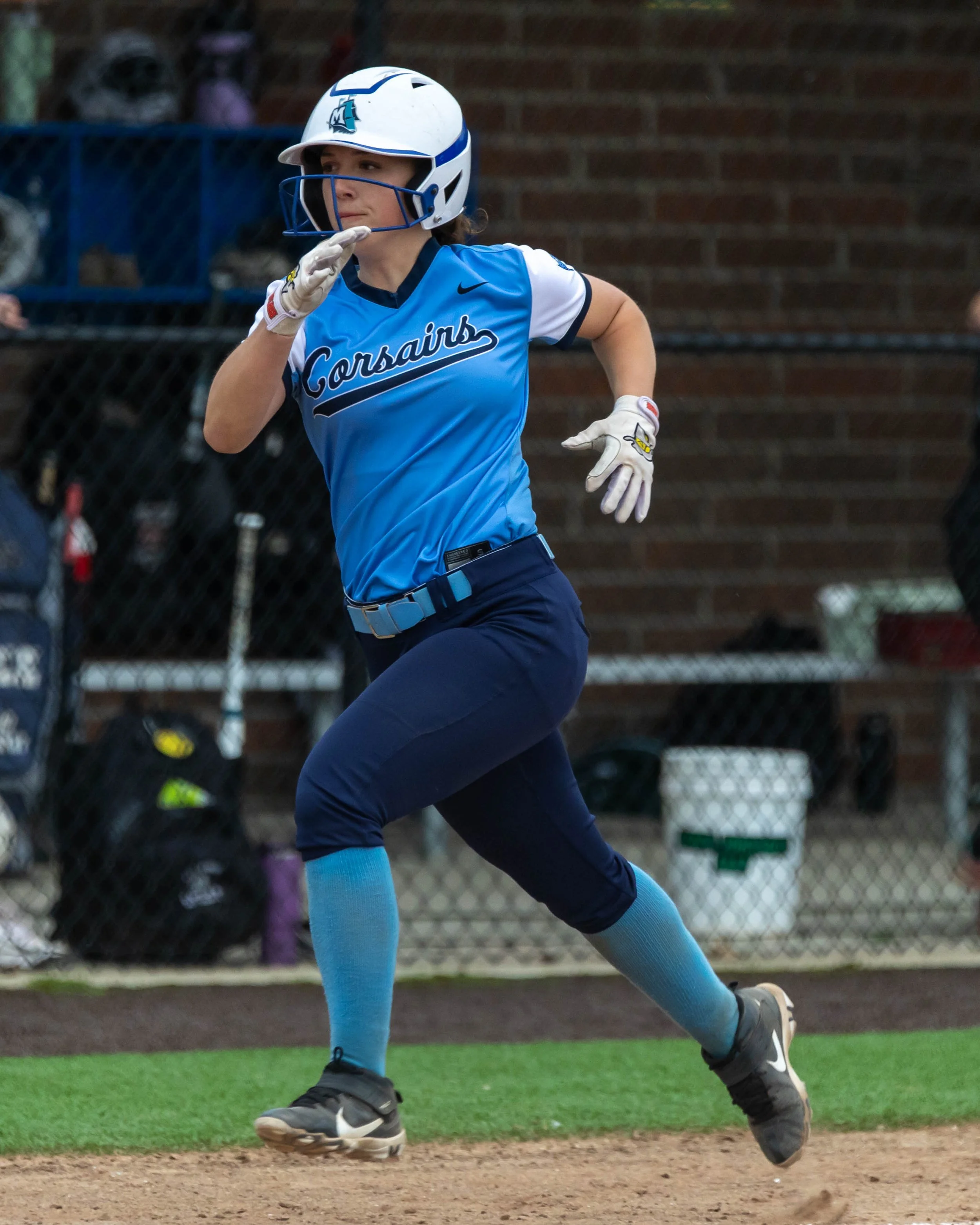 Mott runner heading to home plate 