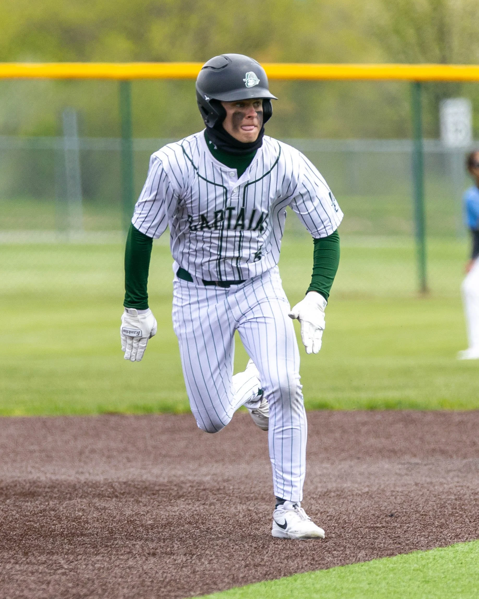 Kettering #6 heads to 3rd base