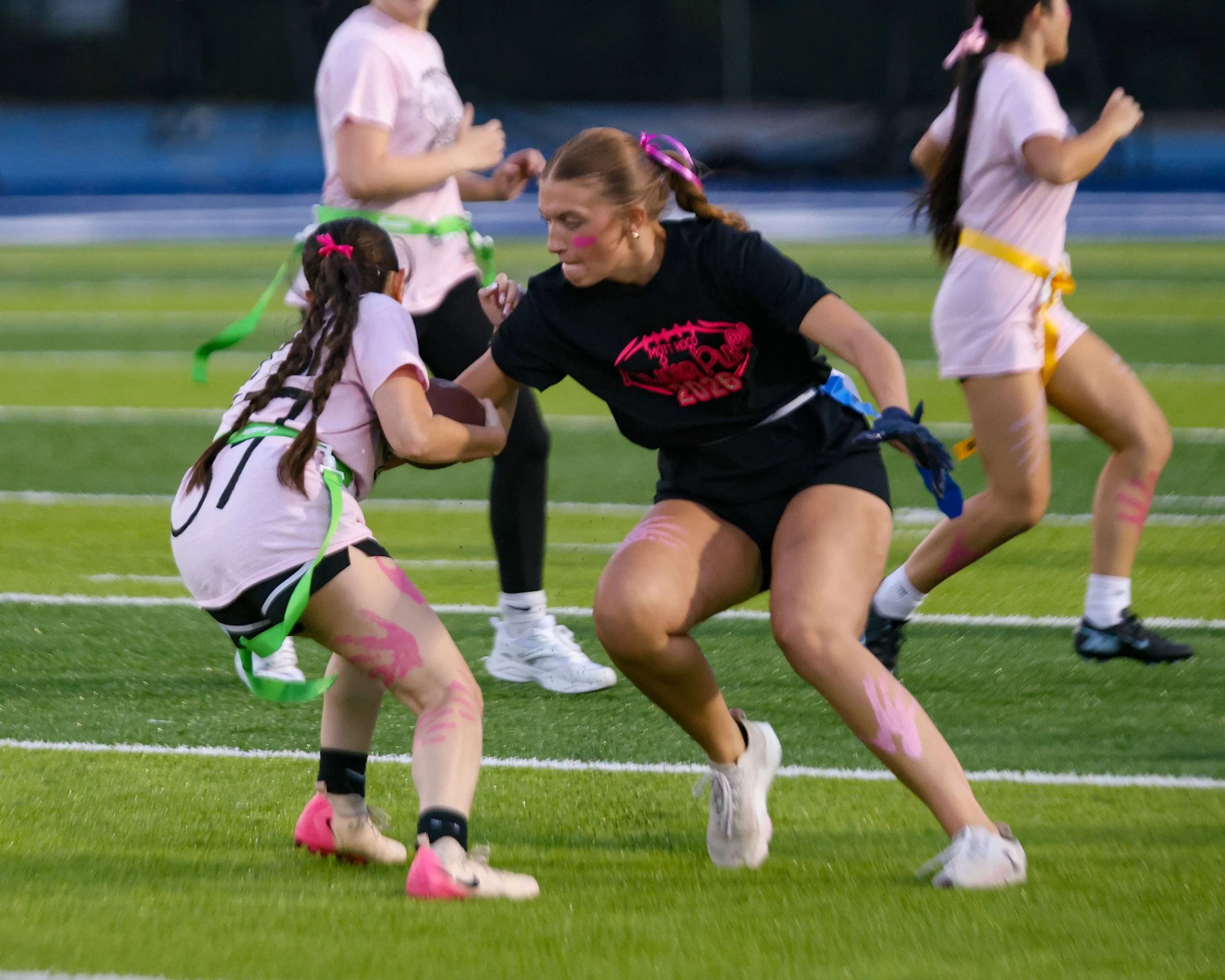 WM Senior stops the Junior runner