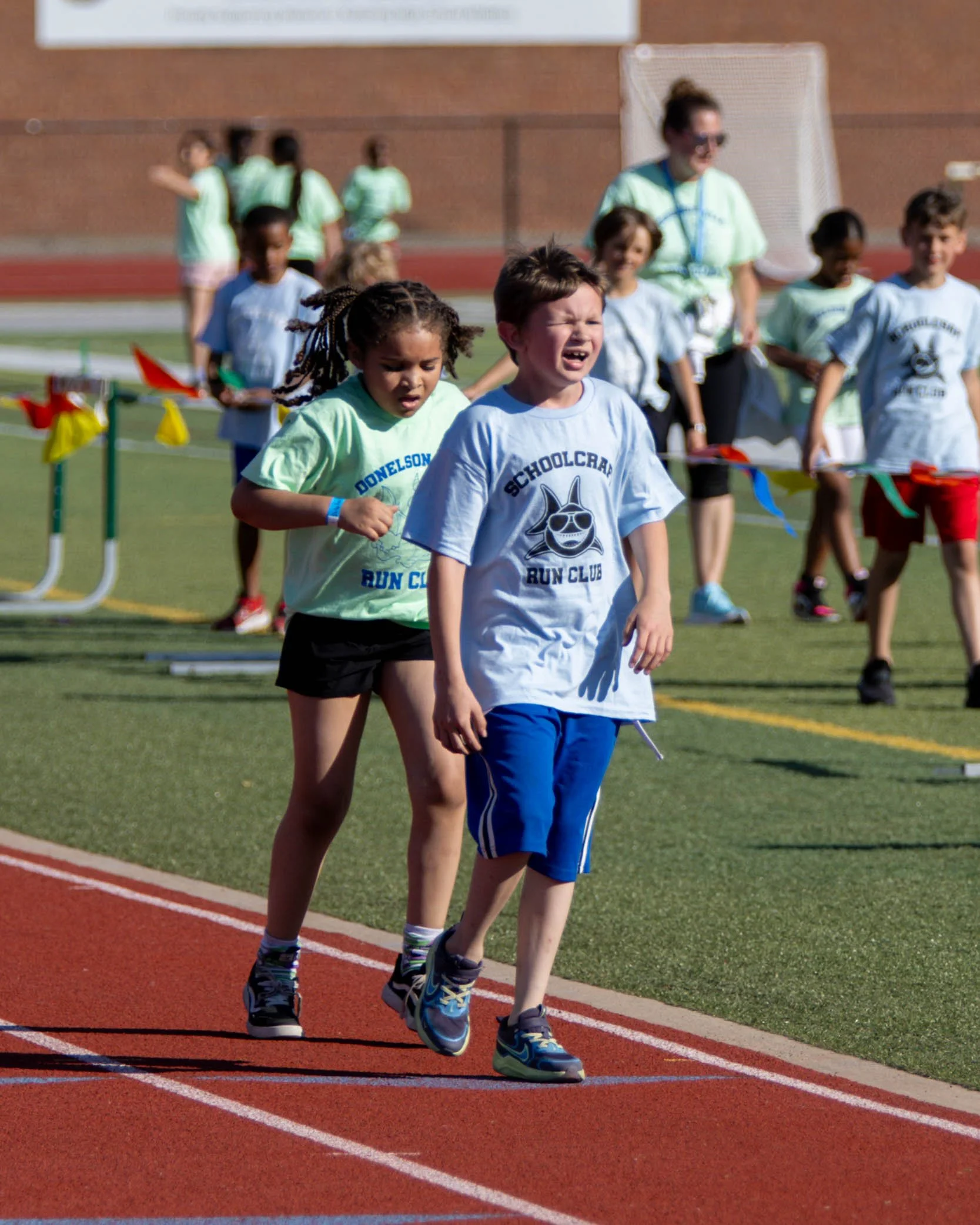 Schoolcraft runner finishes race