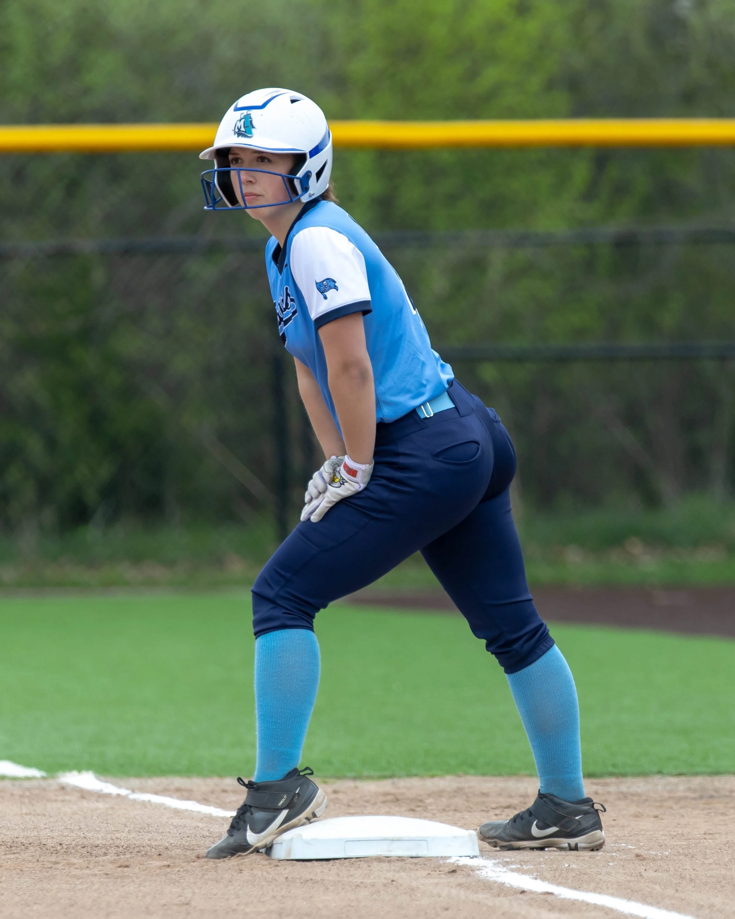 Mott #4 on first base