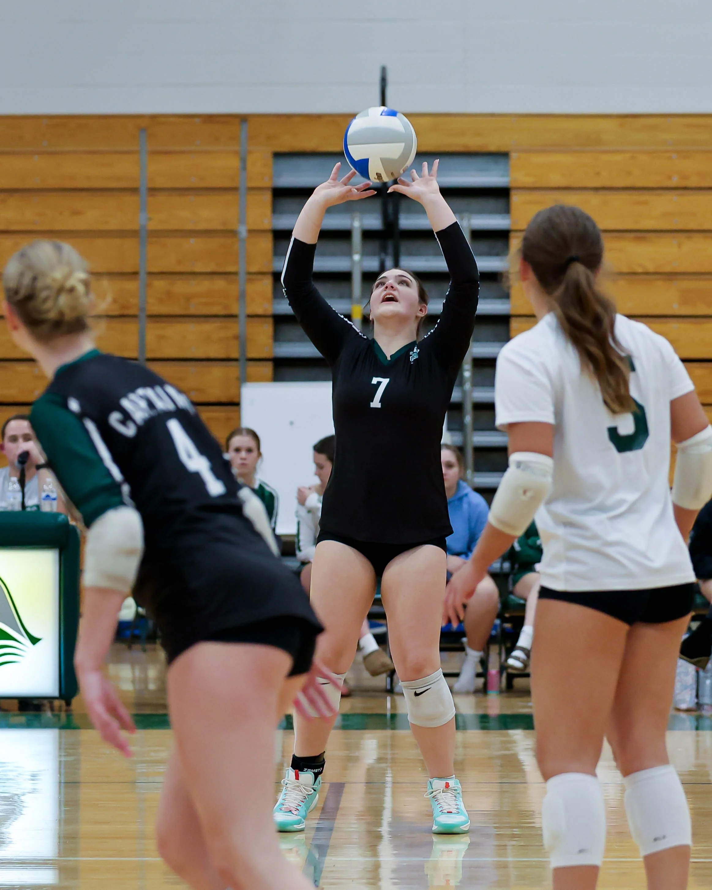 Kettering #7 sets the ball