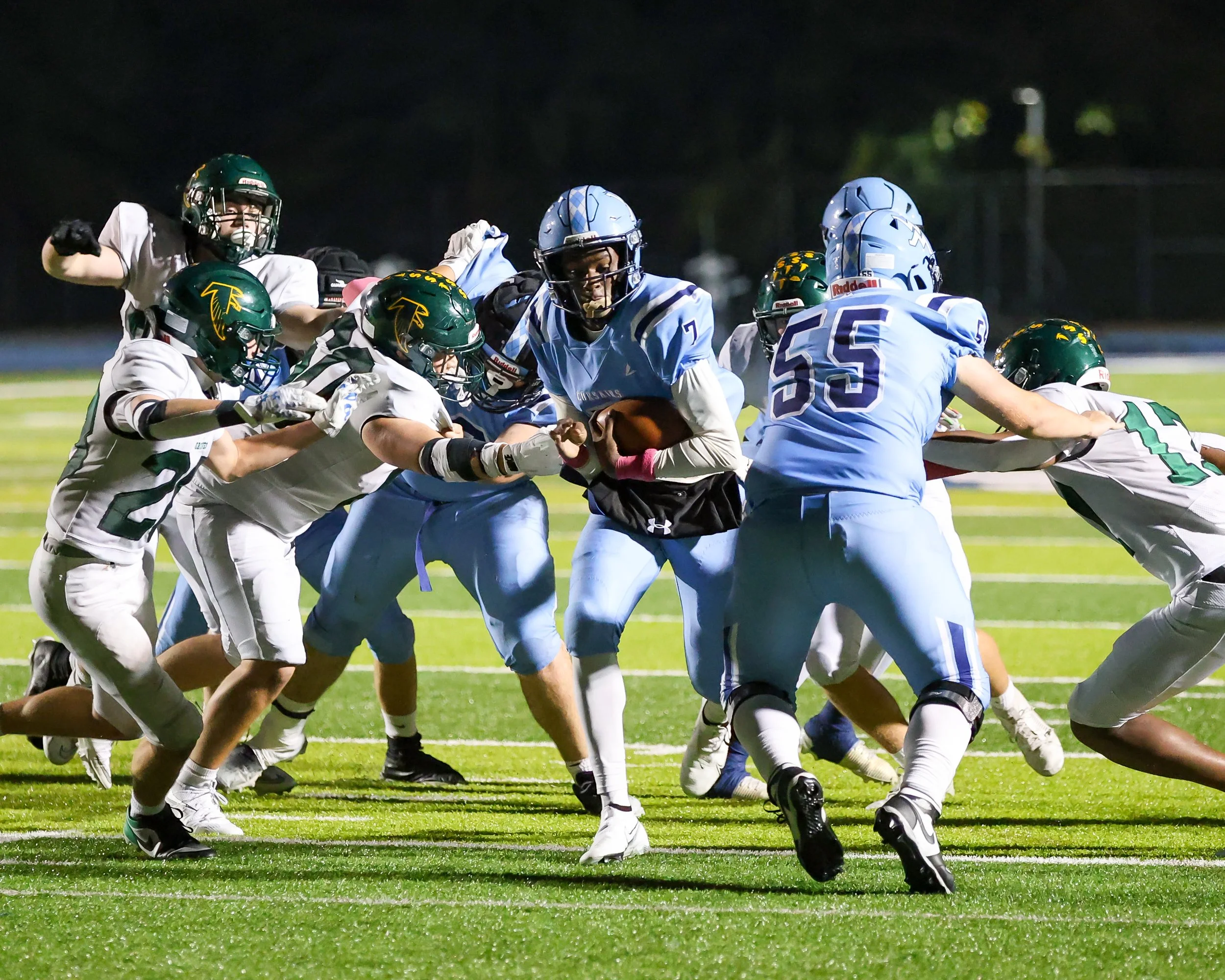 Mott #7 runs with the ball