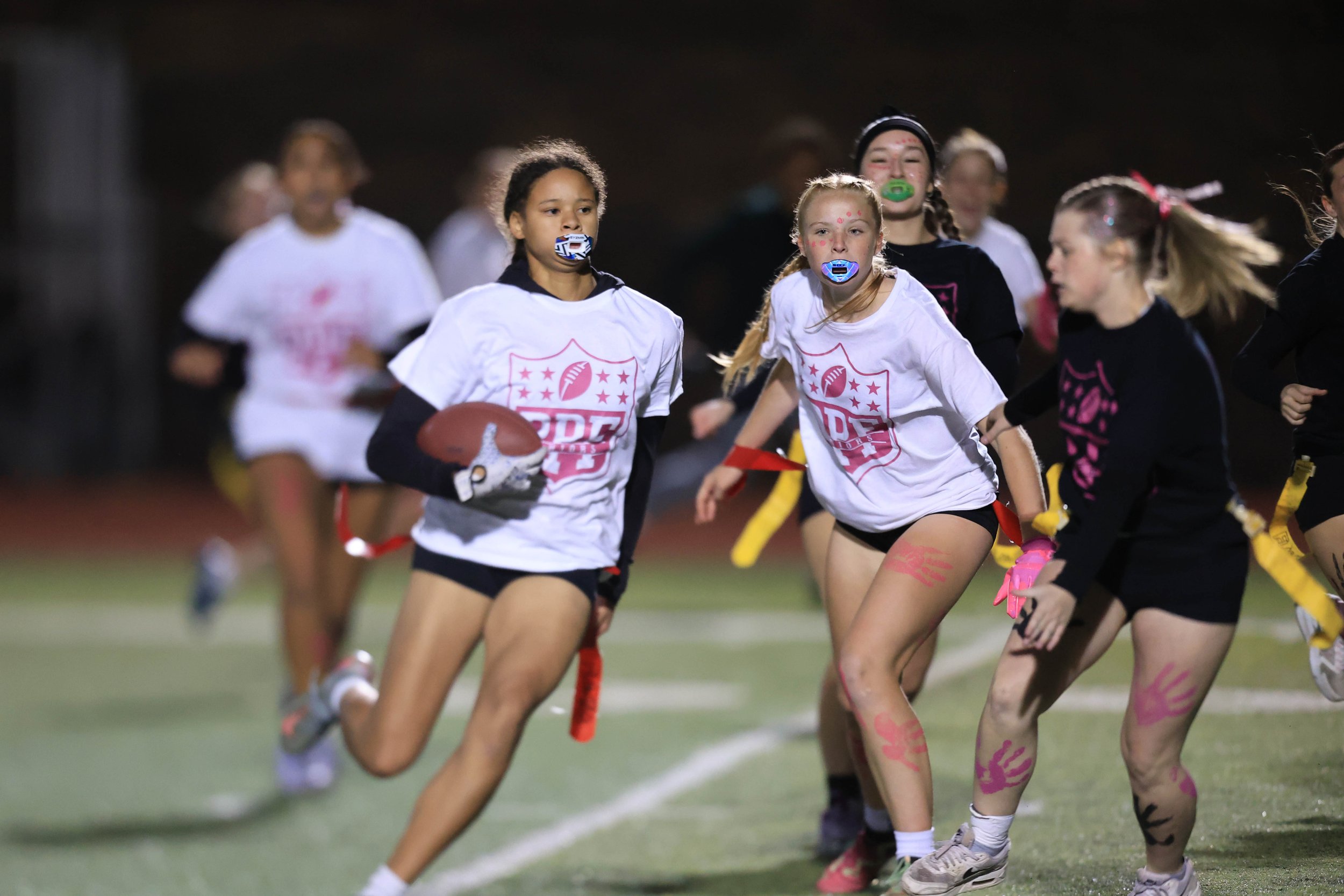 Junior running back around the corner 