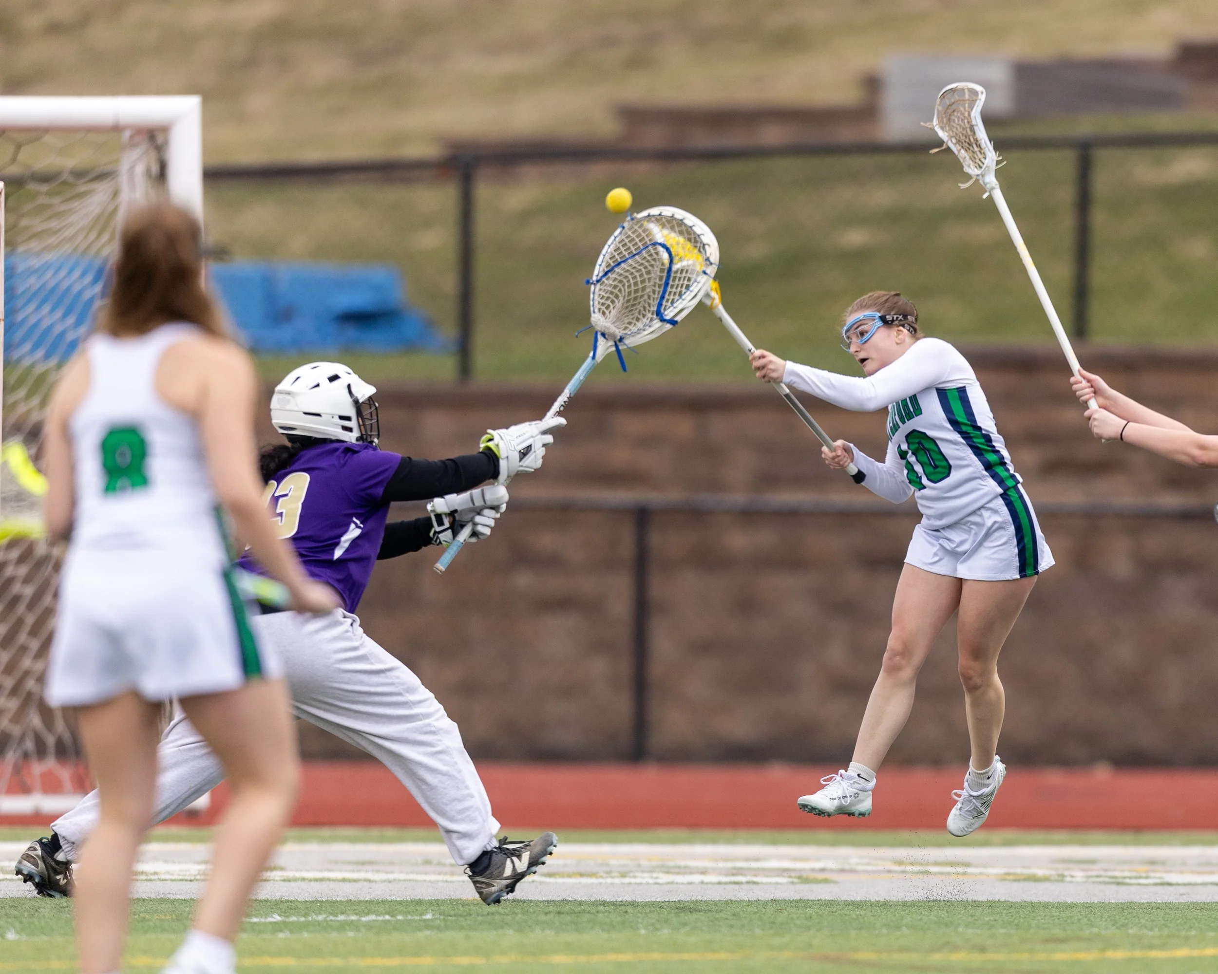 #10 shoots the ball an scores