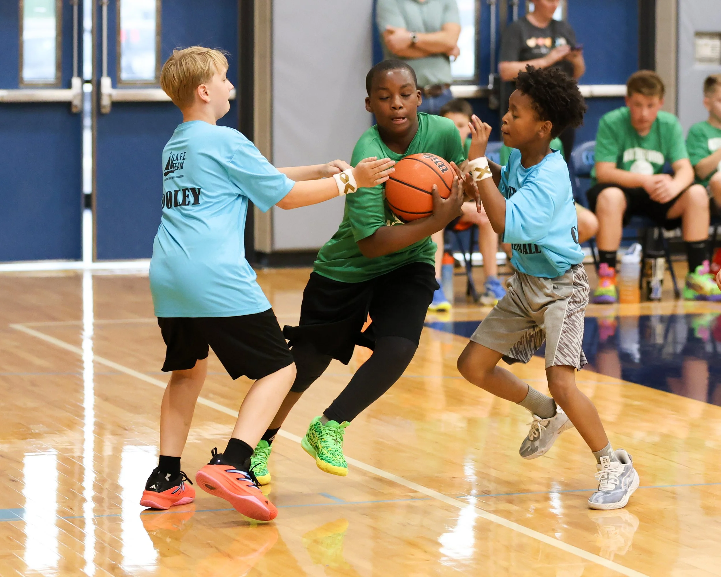 Grayson boy runs past to Cooley boys