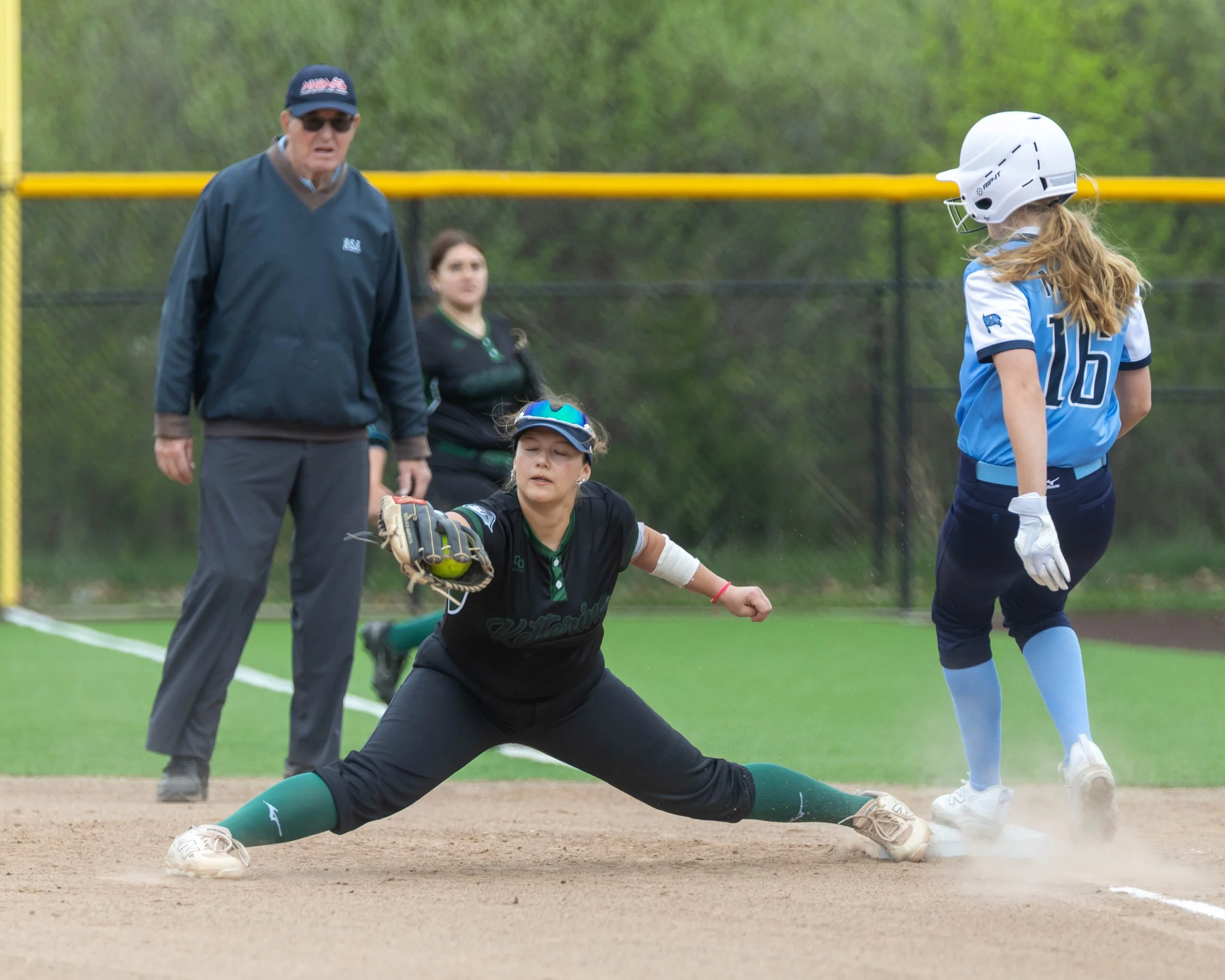 Kettering #27 catches the ball