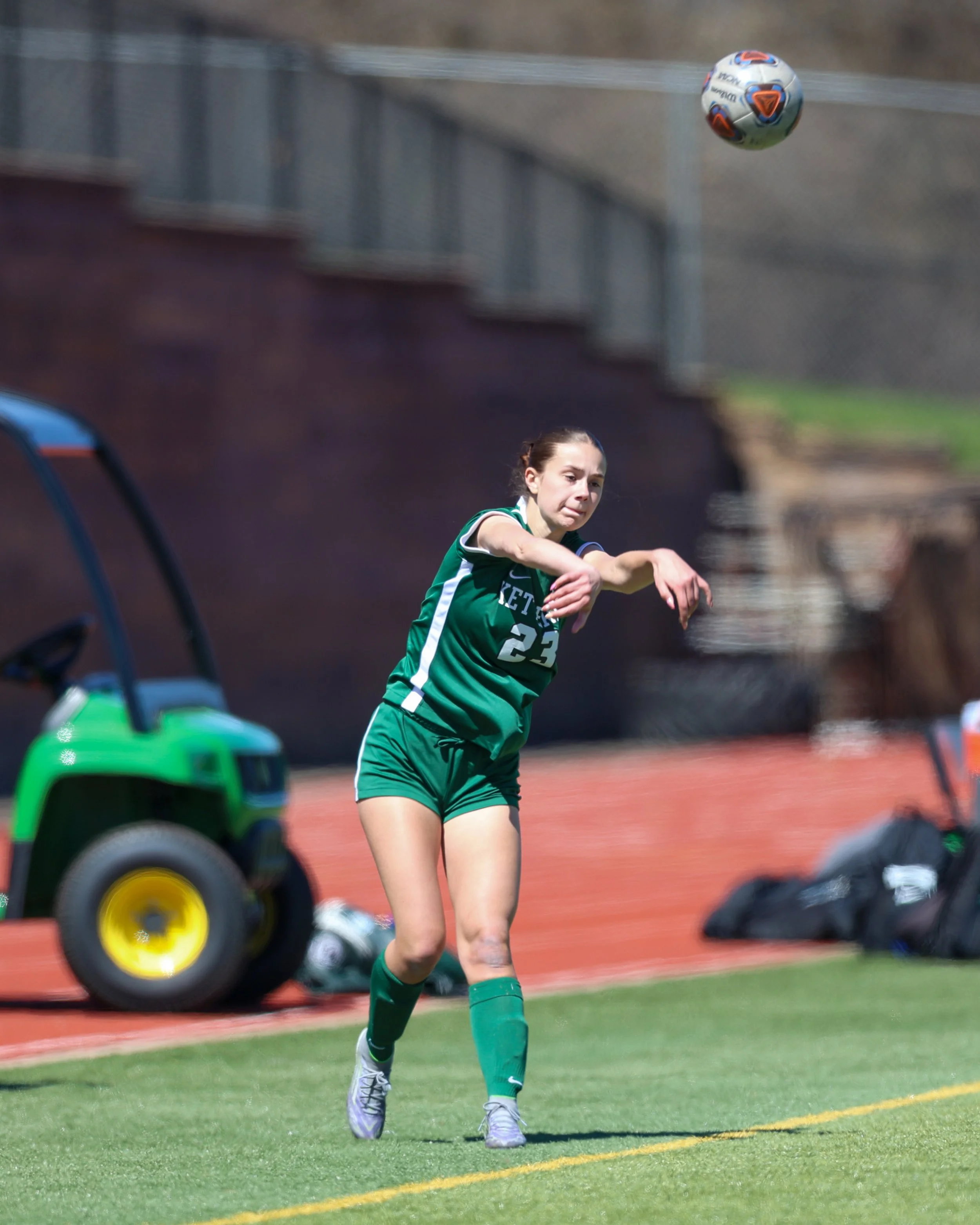 #23 throws in the ball