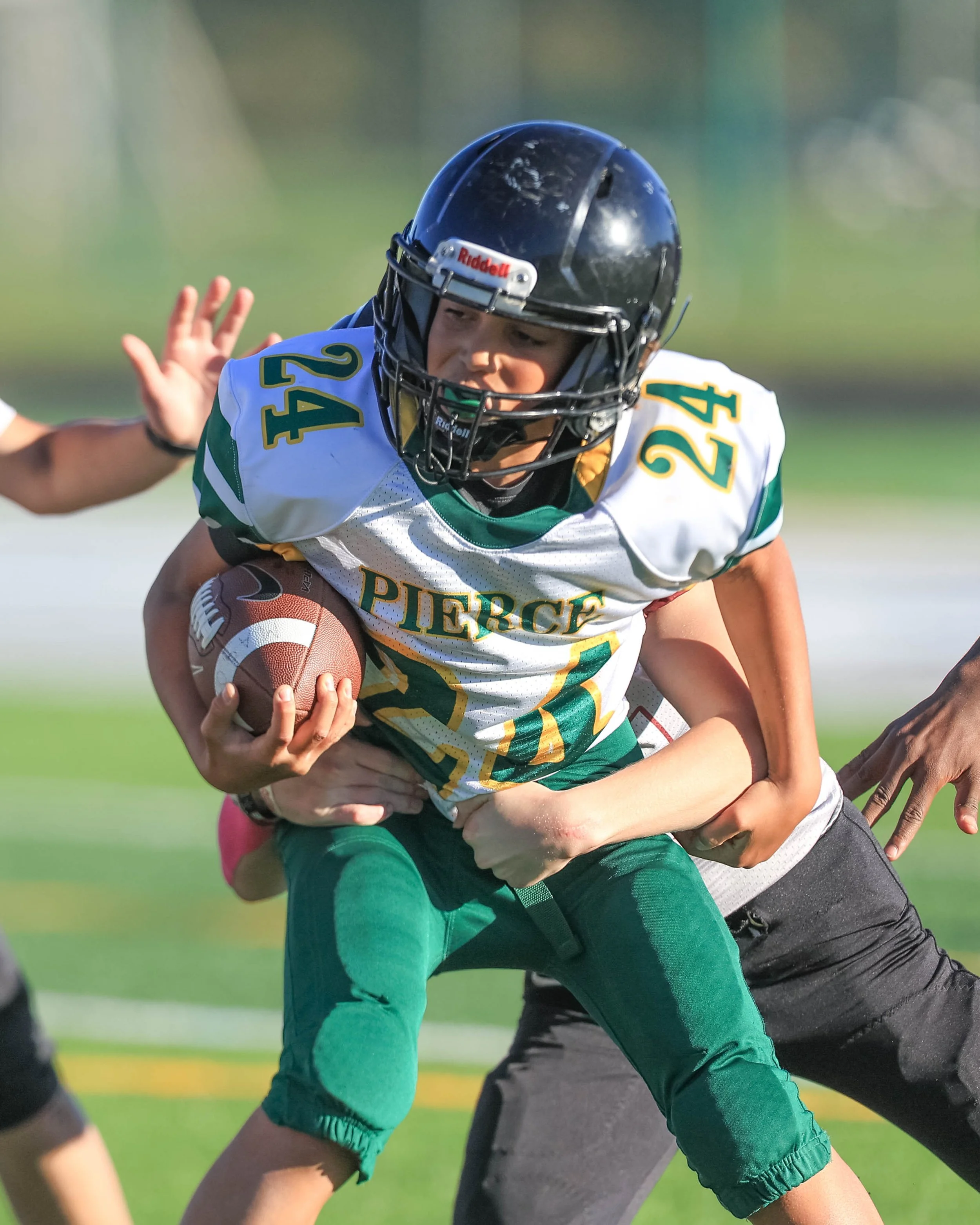 Pierce #24 returns the kick