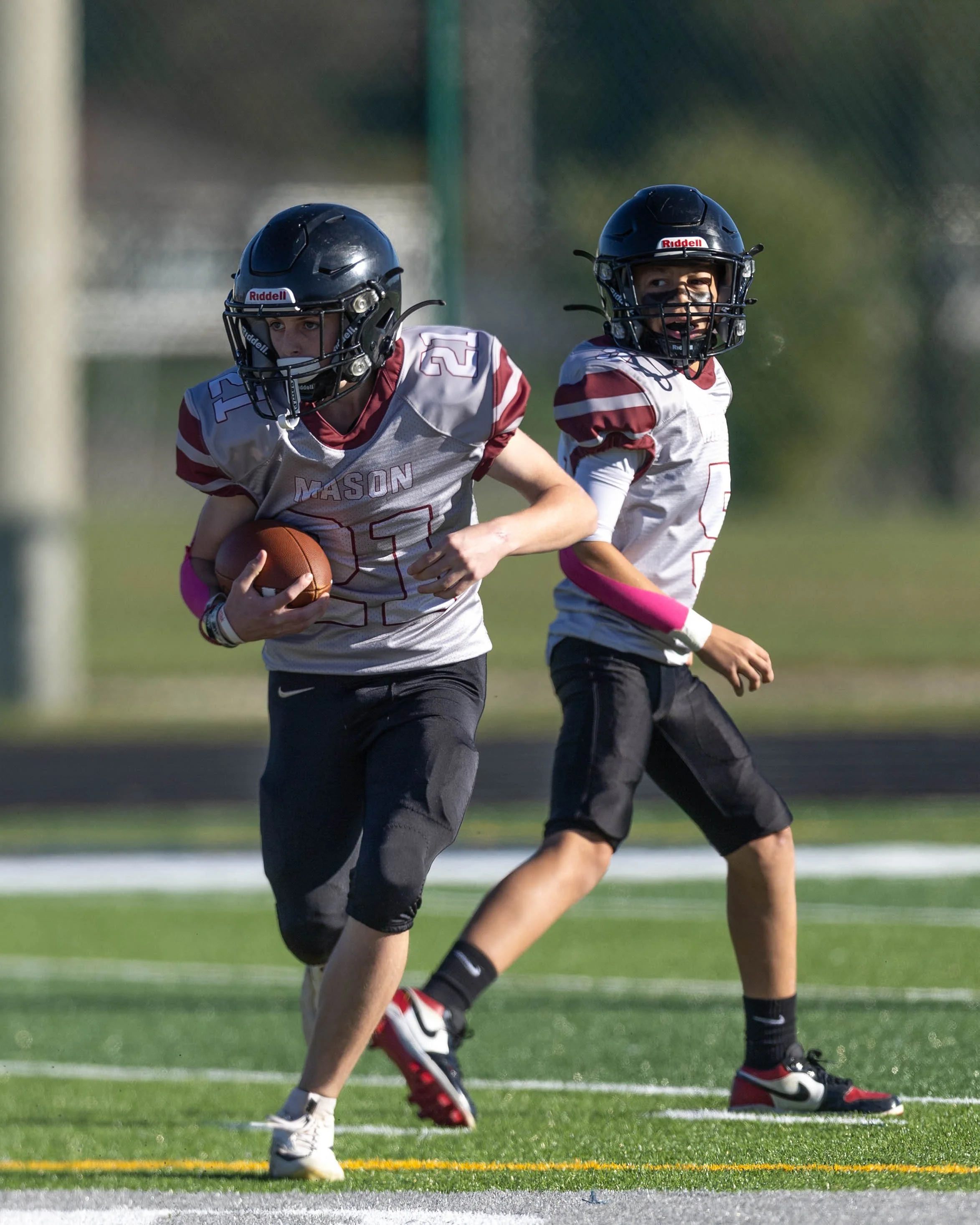 Mason #21 runs the ball