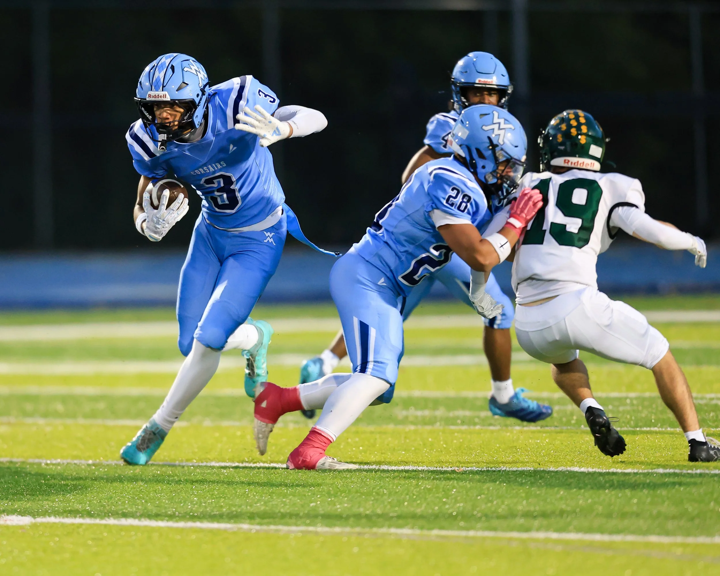 Mott #3 running with the ball