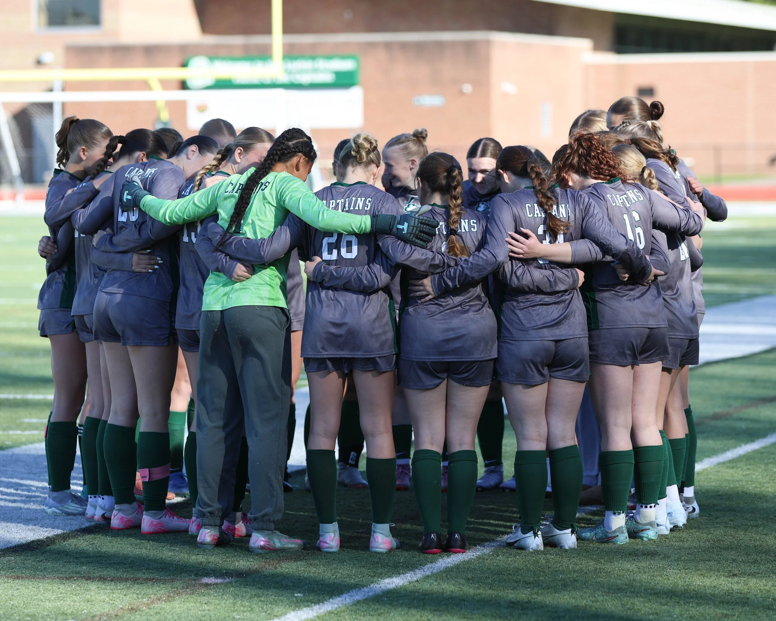 Team meets before game