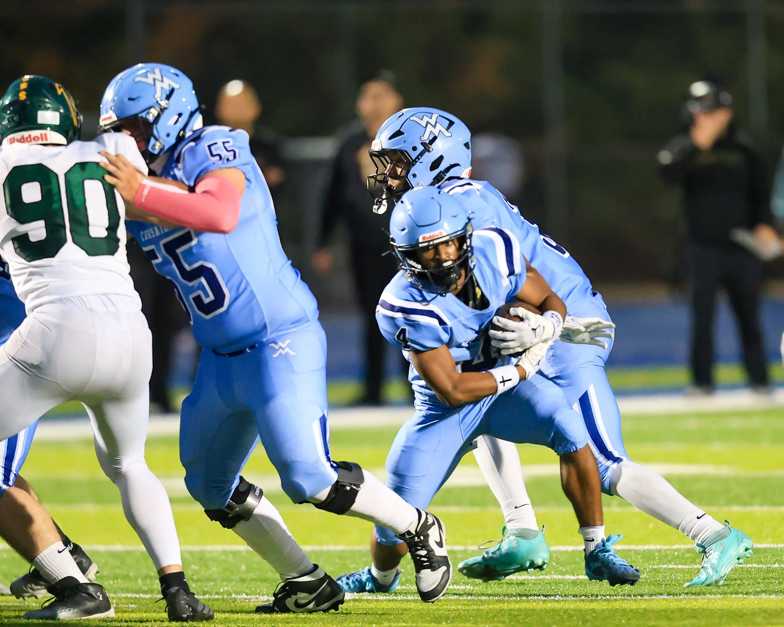 Mott #4 runs with the ball