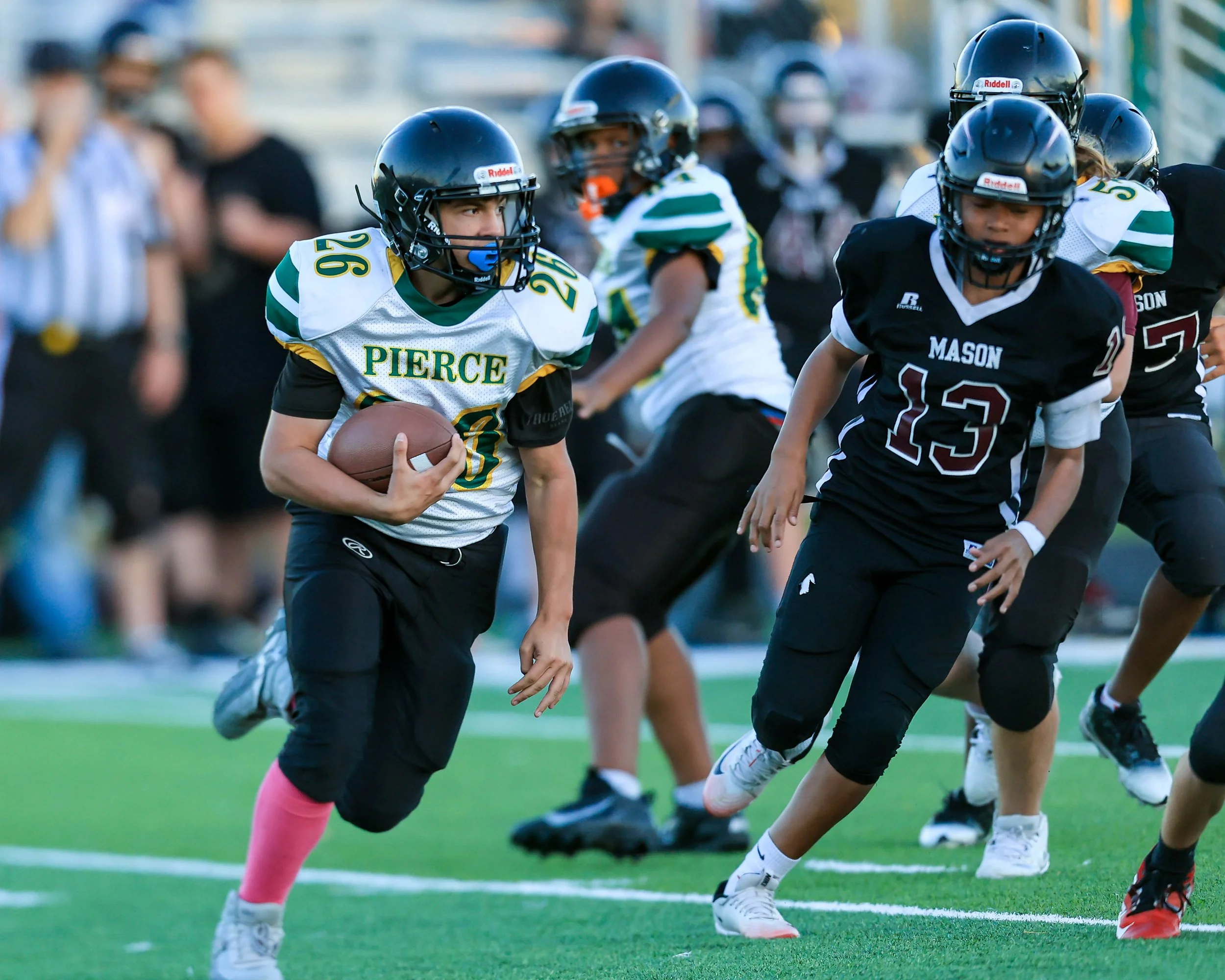 Pierce #26 gong towards the side line