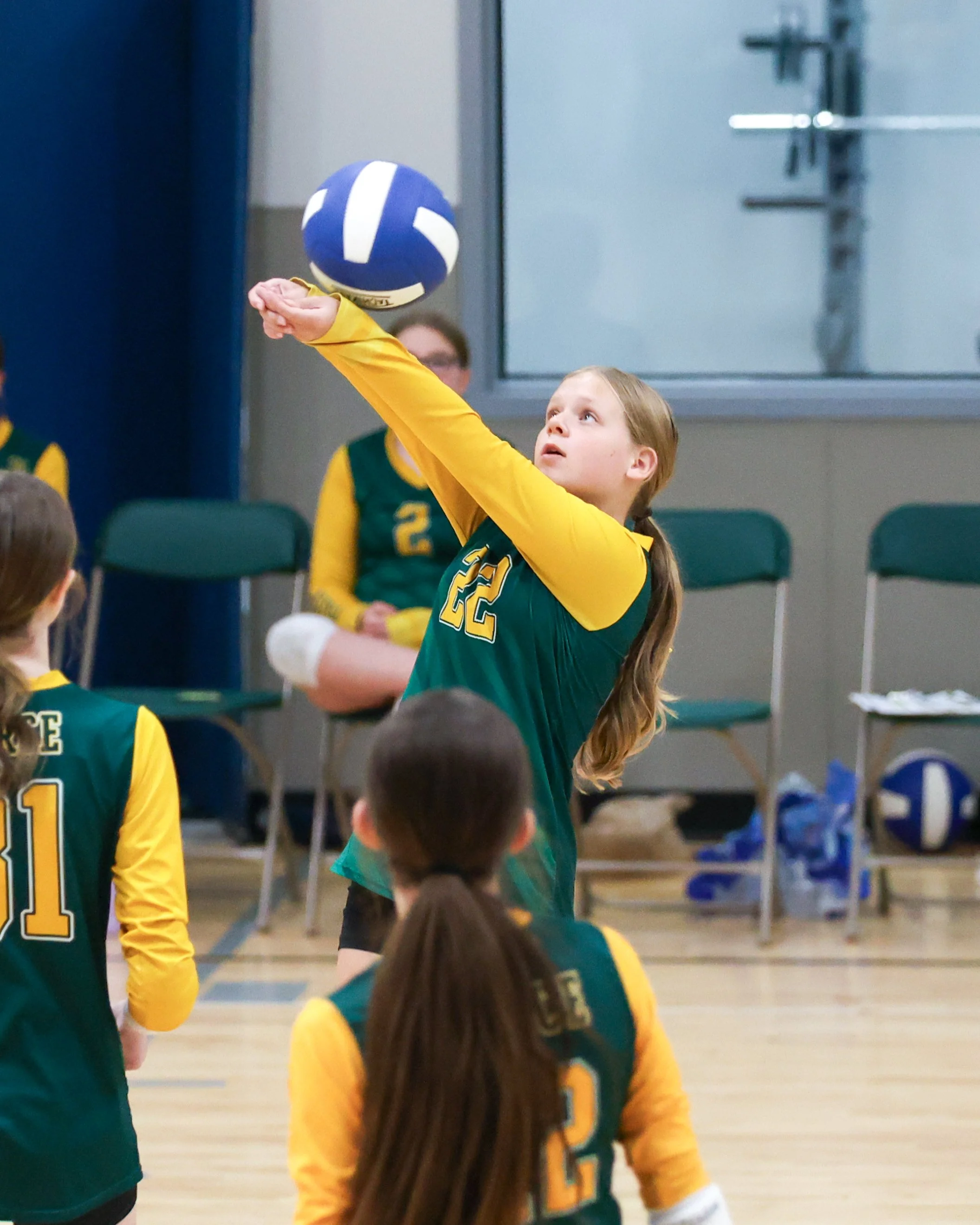Pierce girl returns the ball