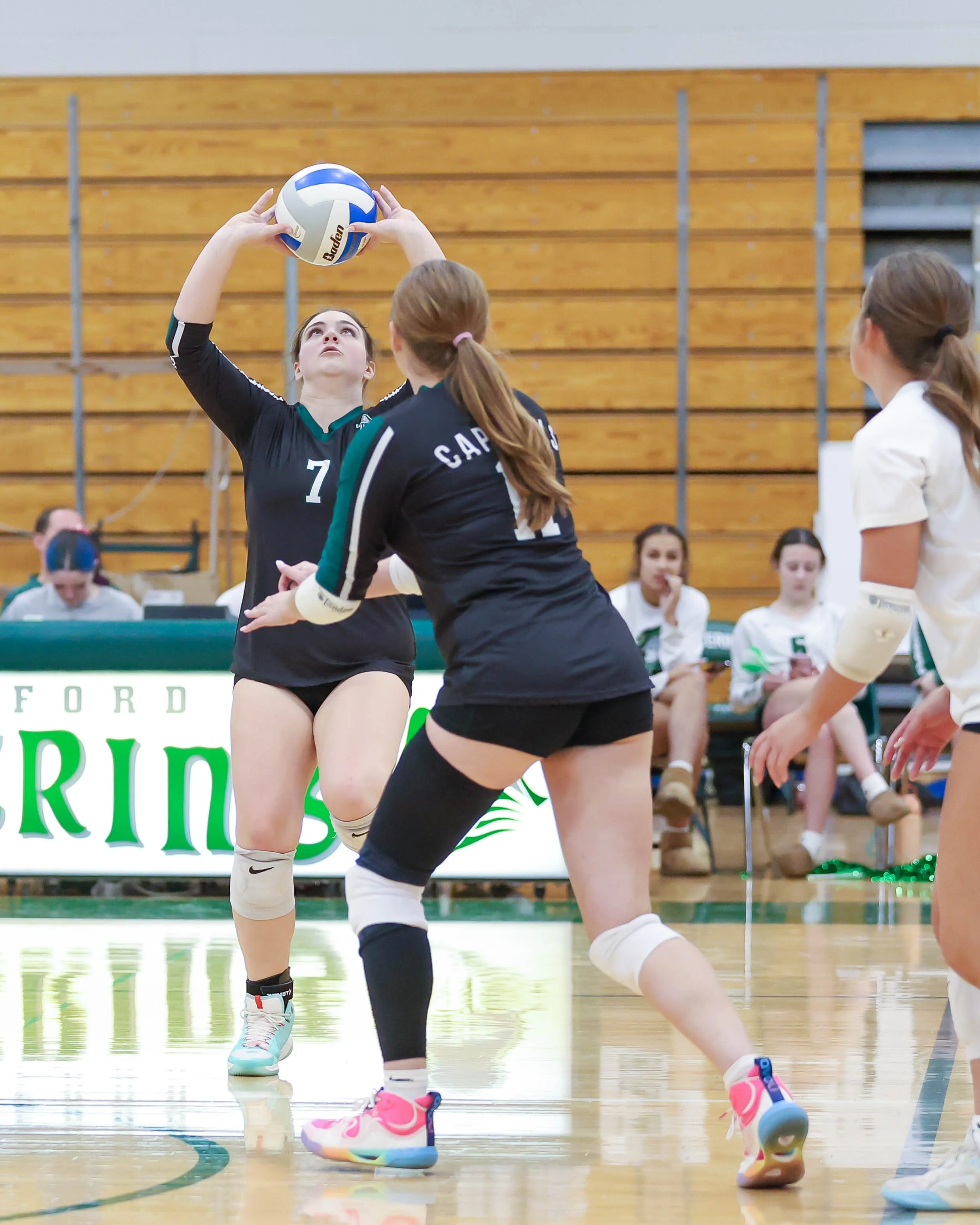 Kettering #7 sets the ball