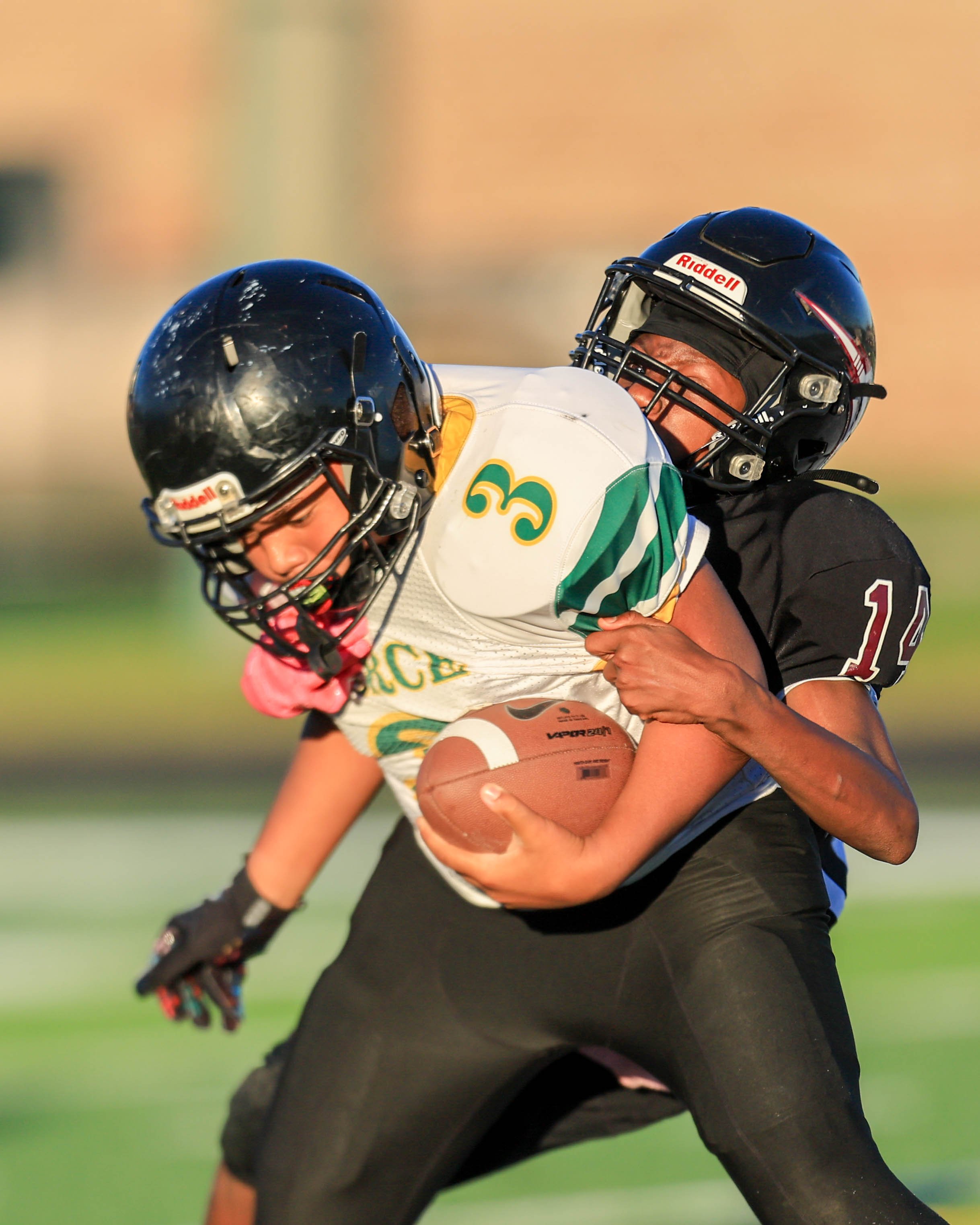 Pierce #3 tackled by Mason #14