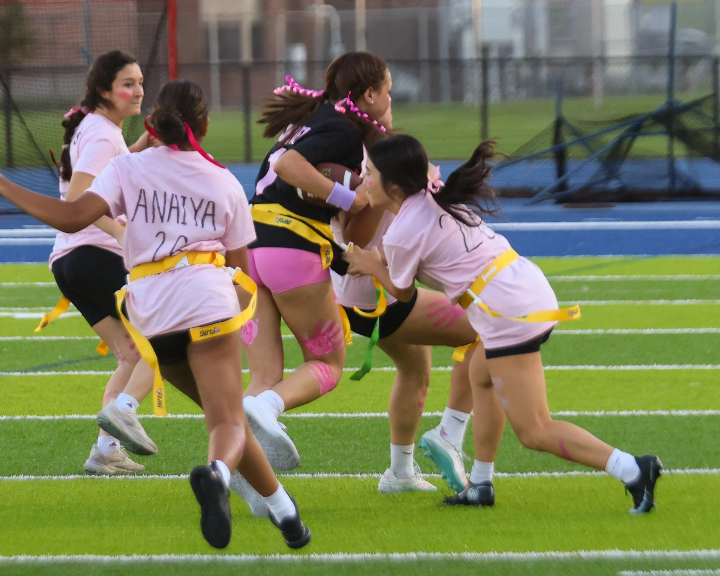 WM Senior runs through the Juniors