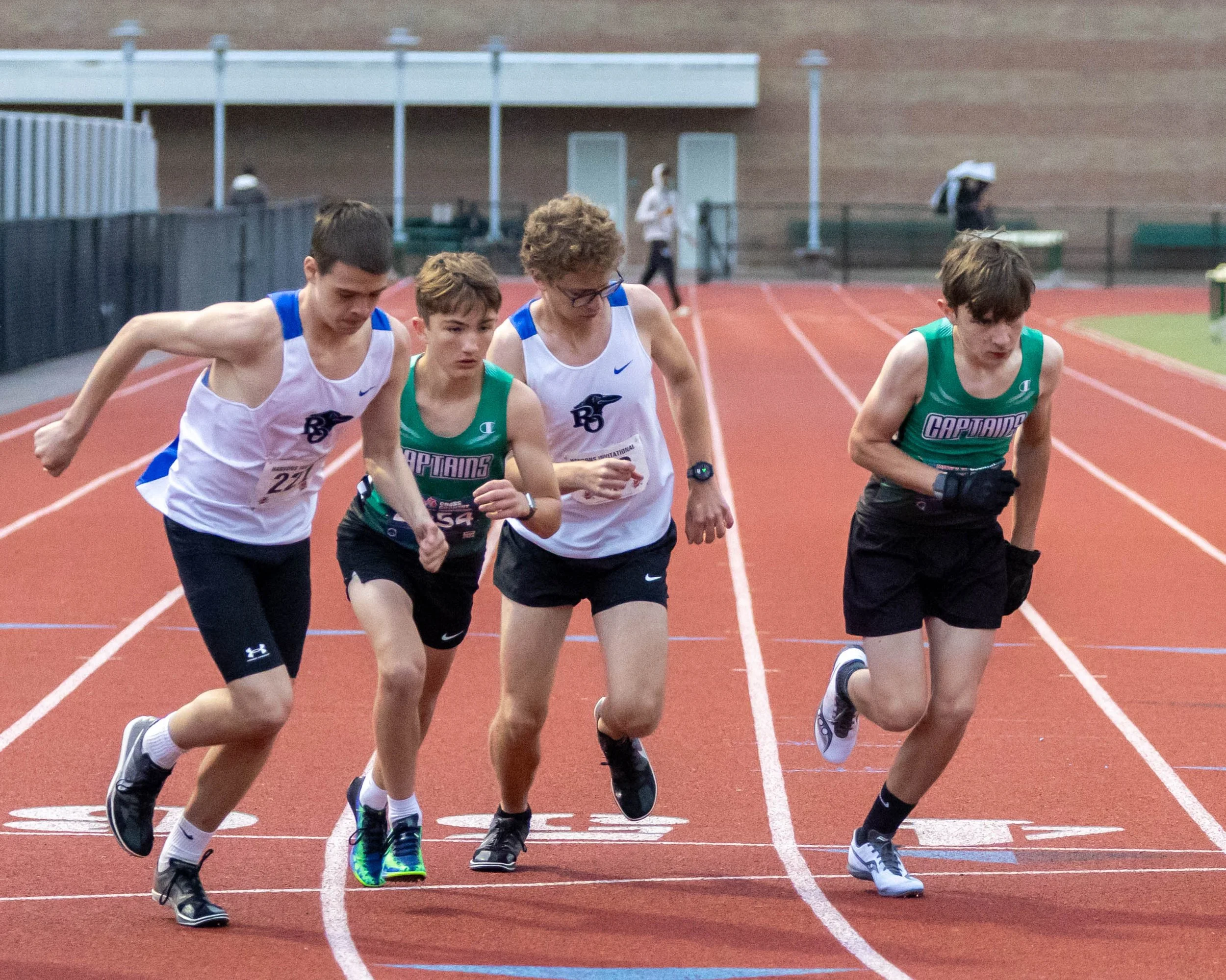 Two Kettering runners start the race
