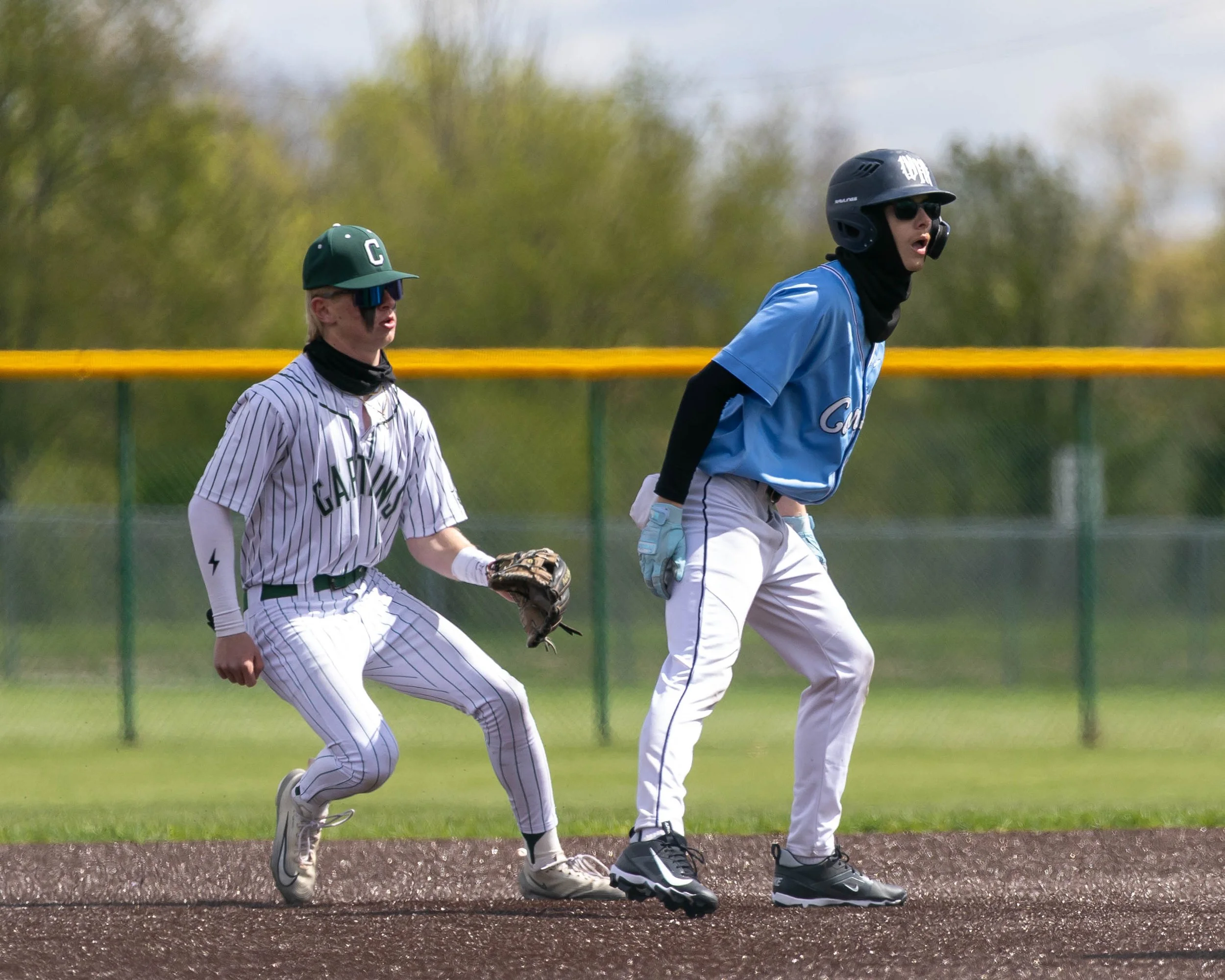 Mott #7 leads off at 2nd base
