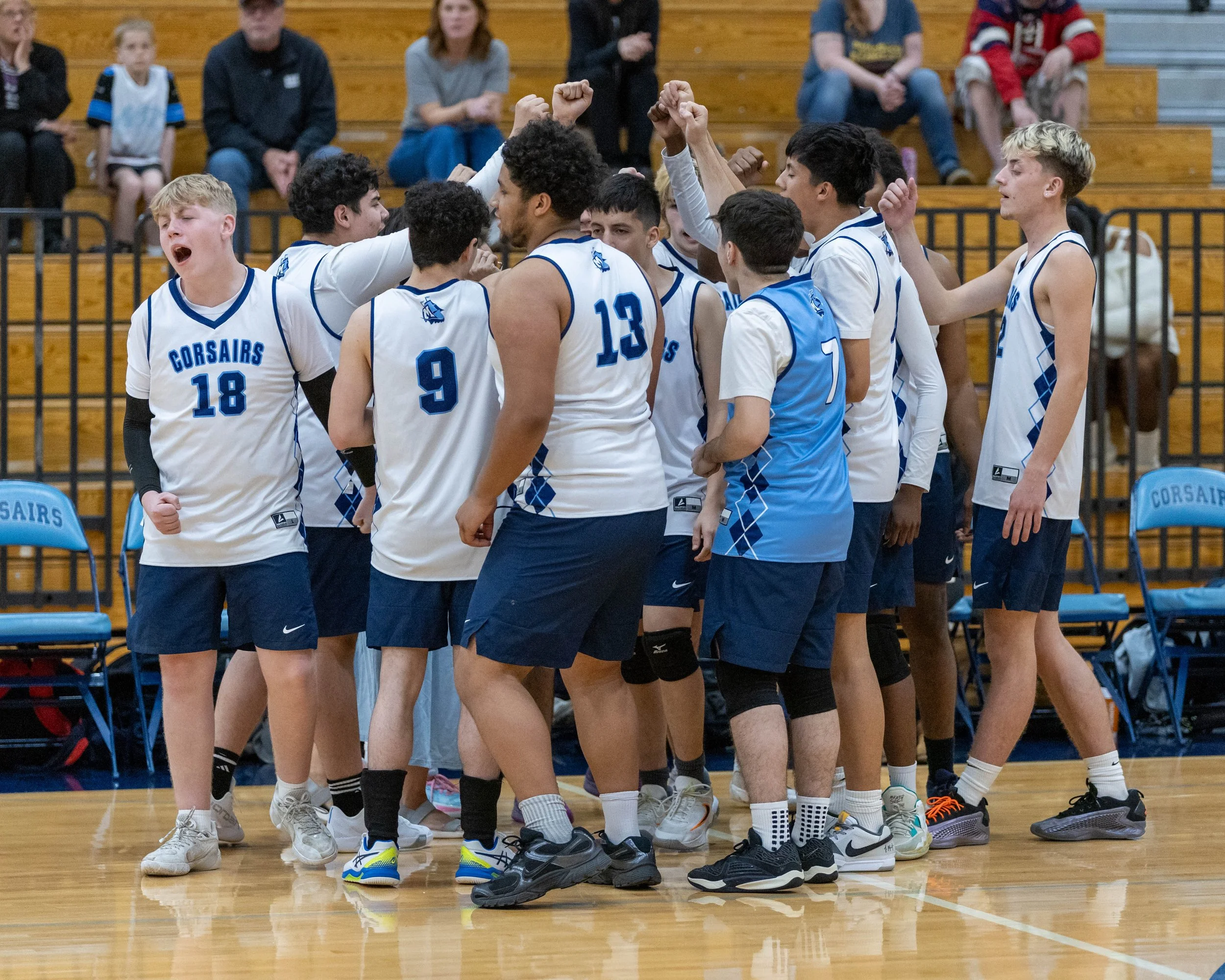Huddle breaks before game