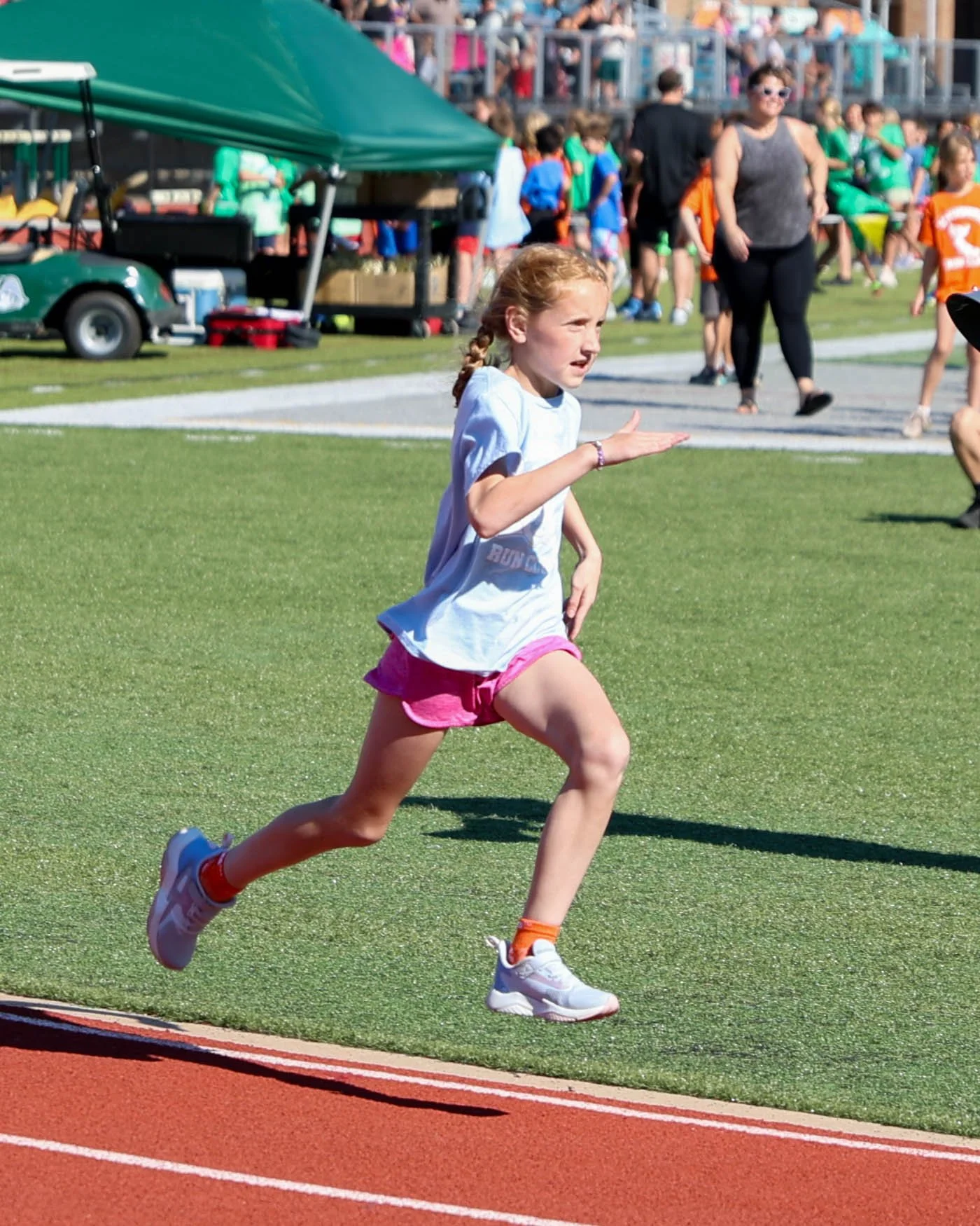 Schoolcraft runner starts the race
