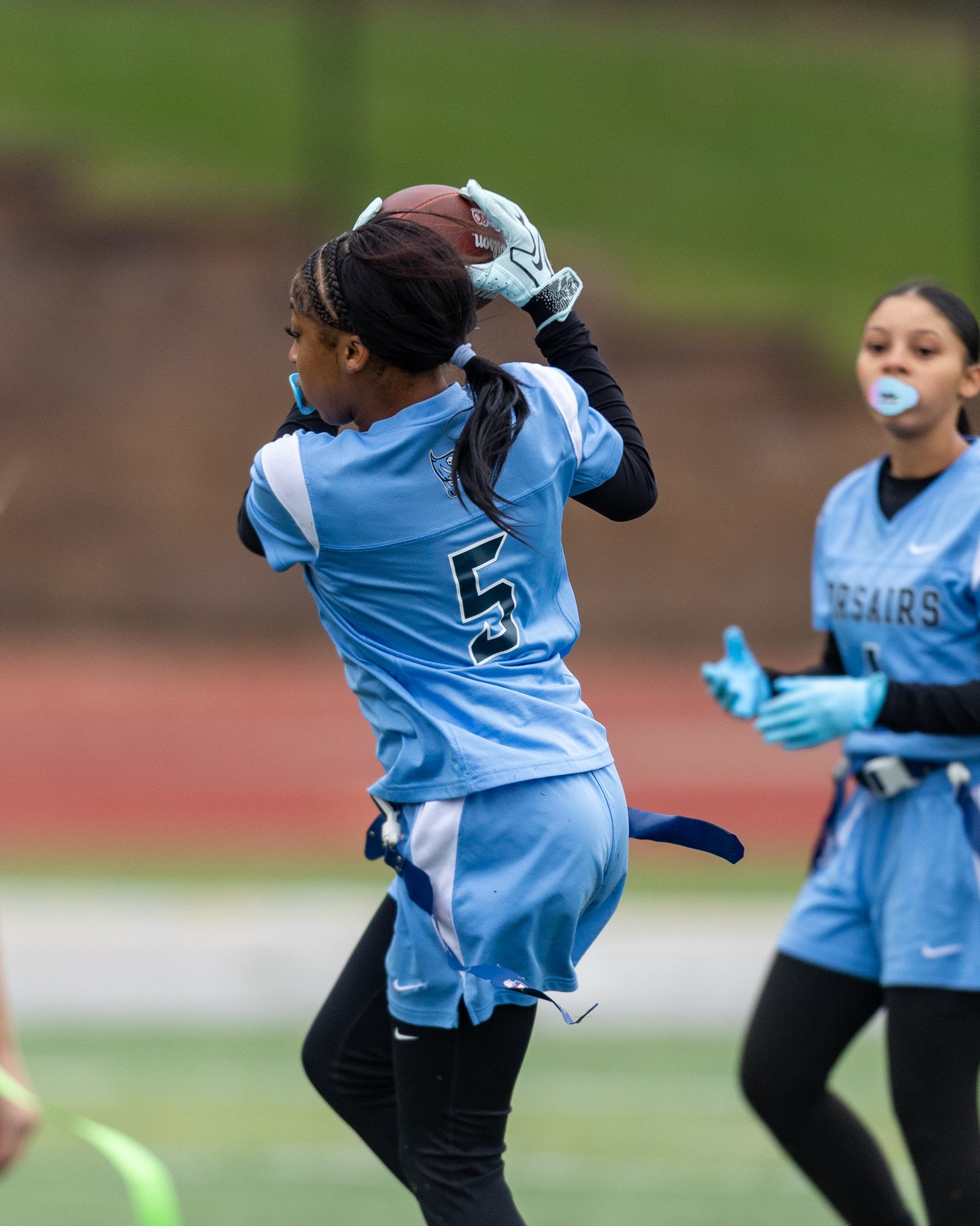 WM #5 catches the ball