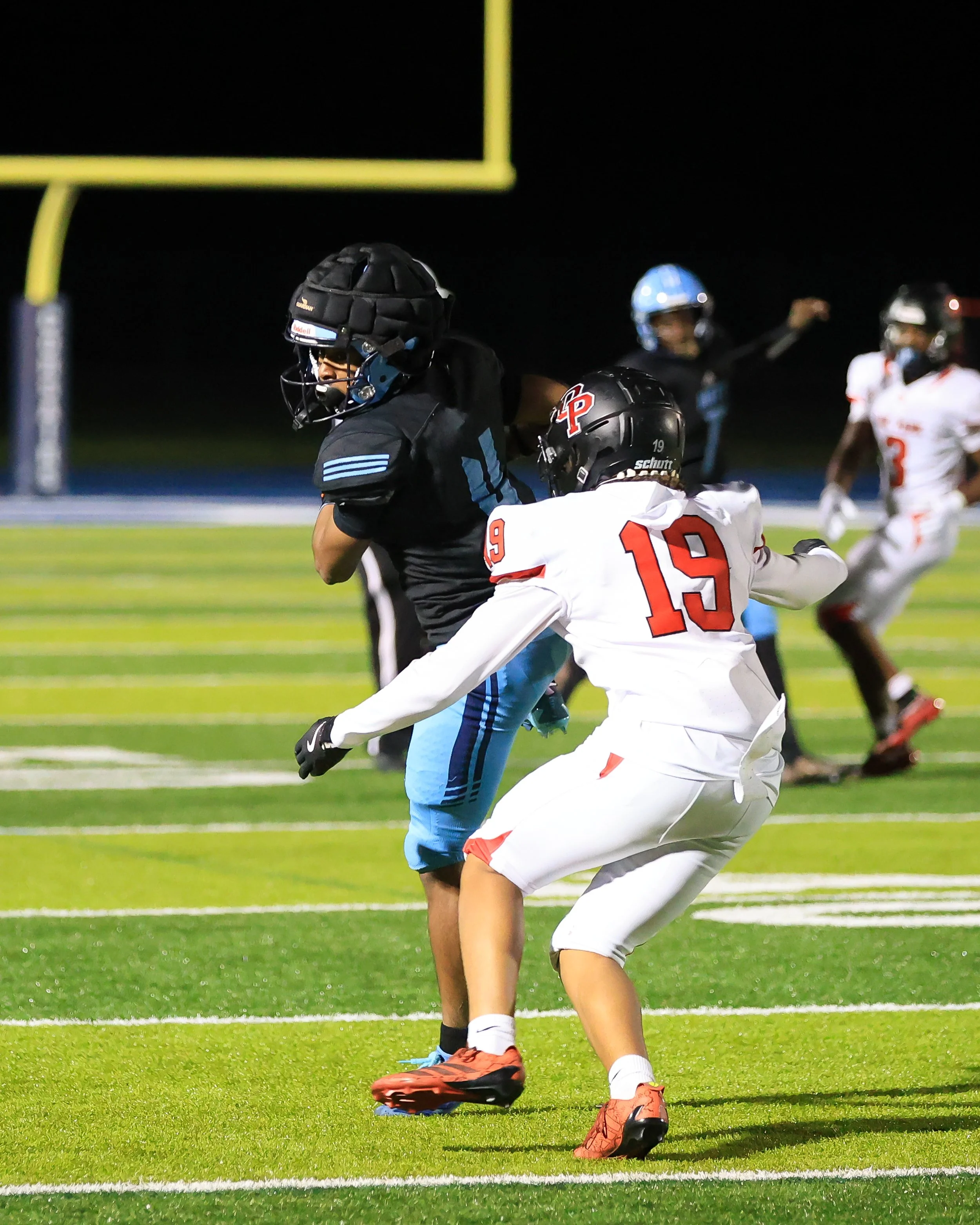WM #11 catches the ball