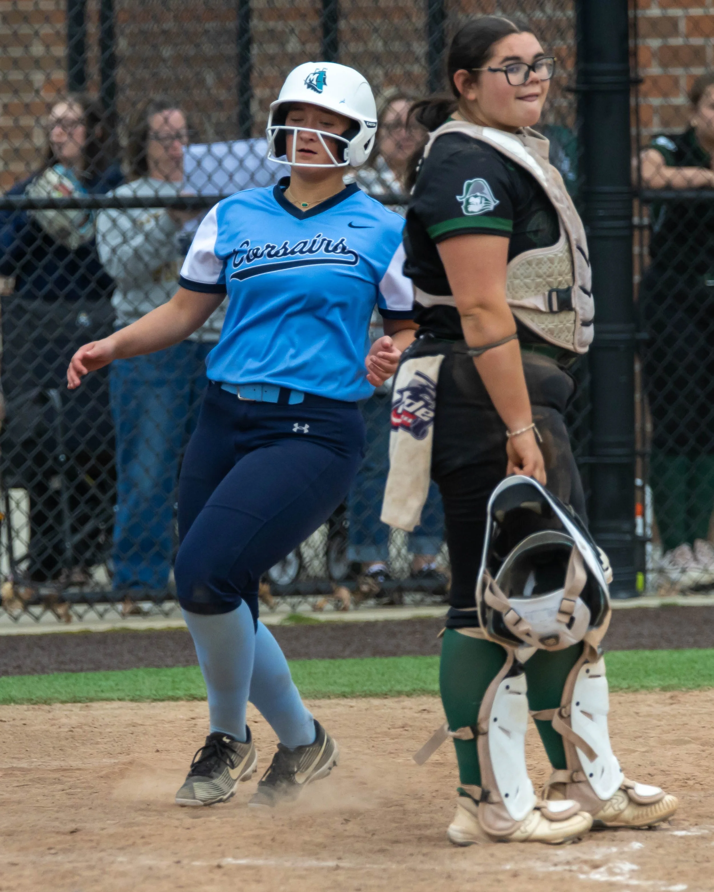 Mott runner crosses the home plate