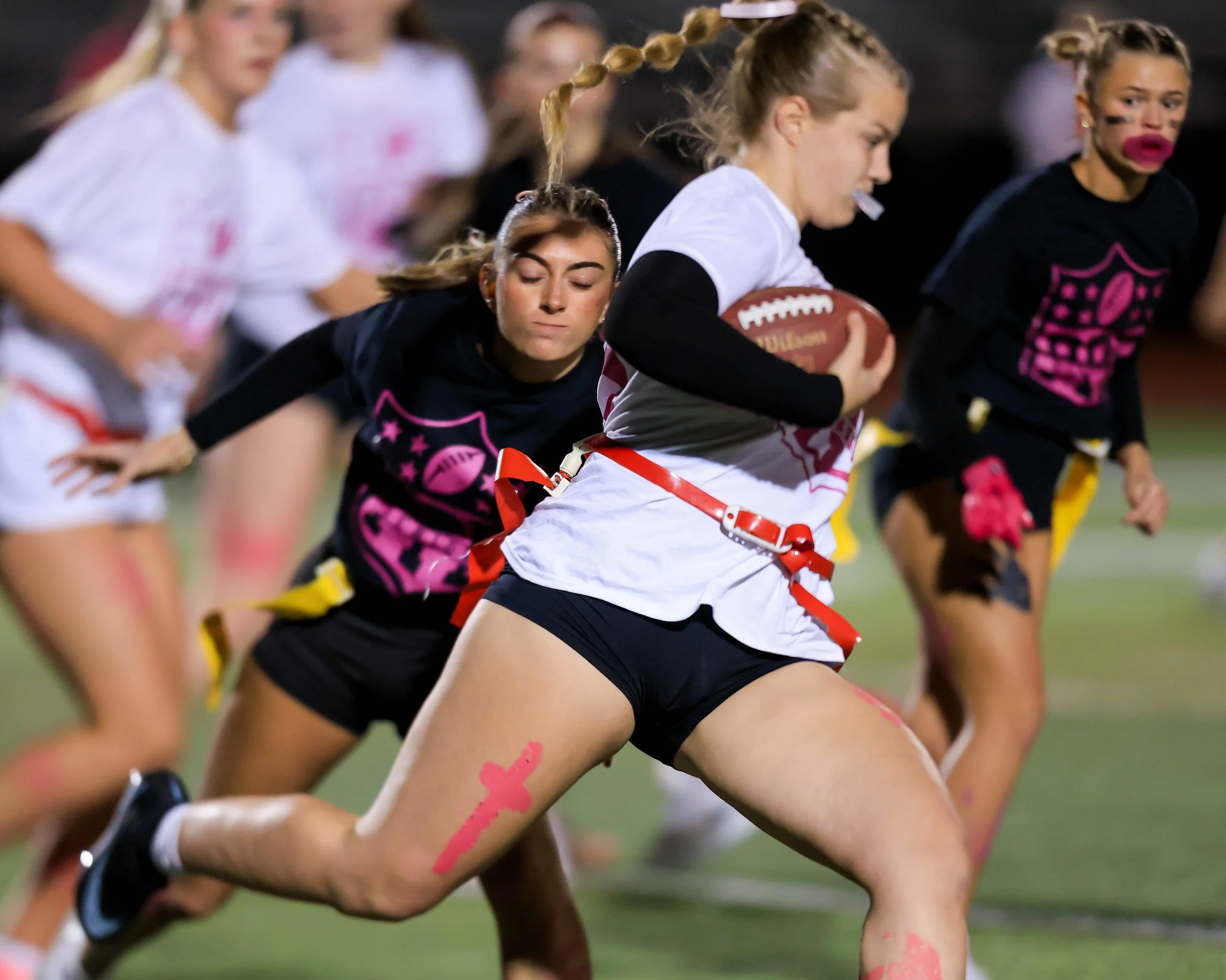 Junior quarterback avoids the Senior 