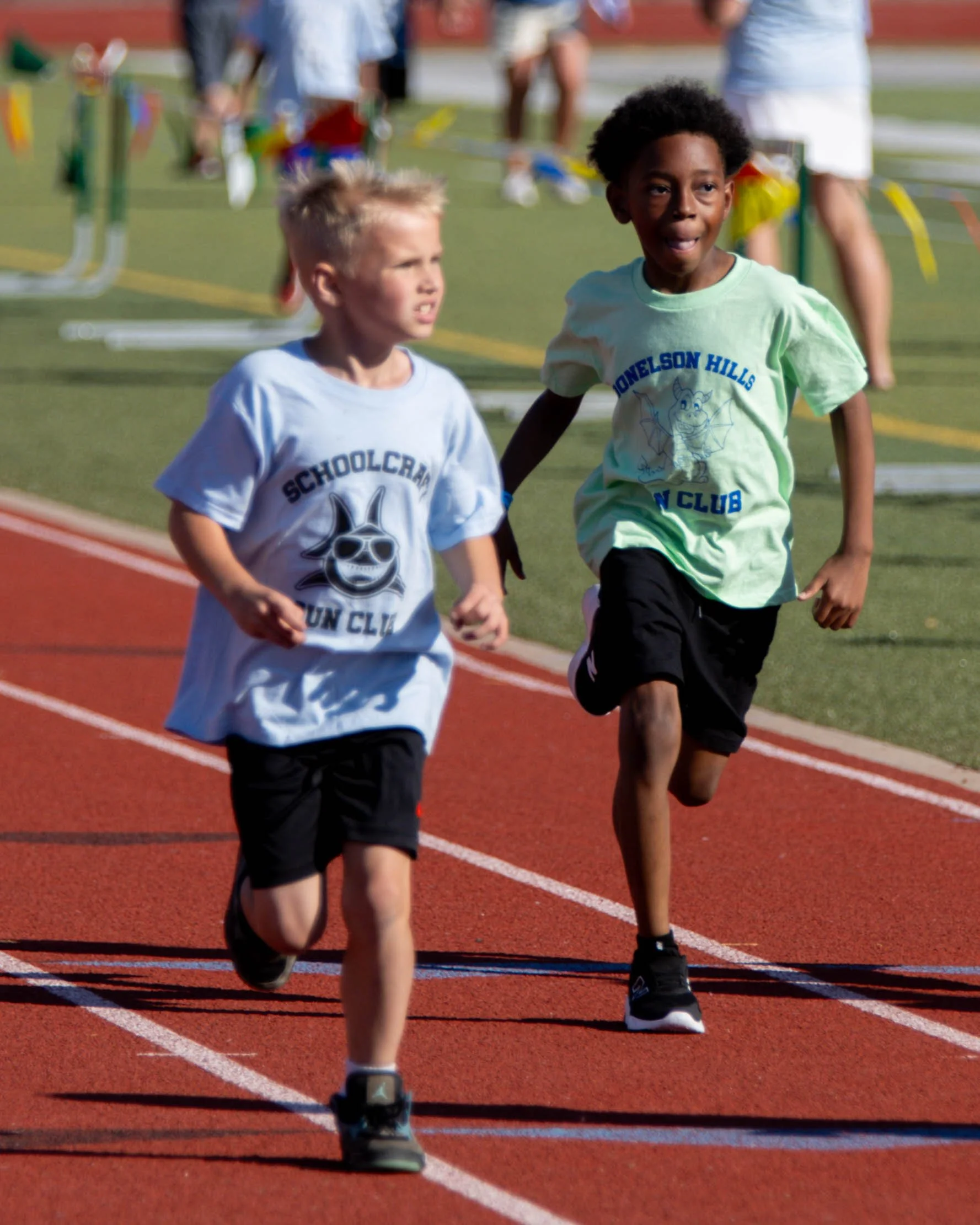 Schoolcraft and Donelson Hills runner lap 1