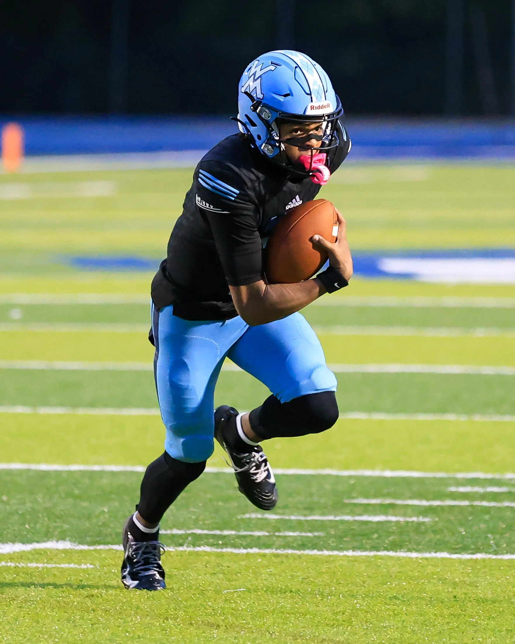 WK #11 carries the ball