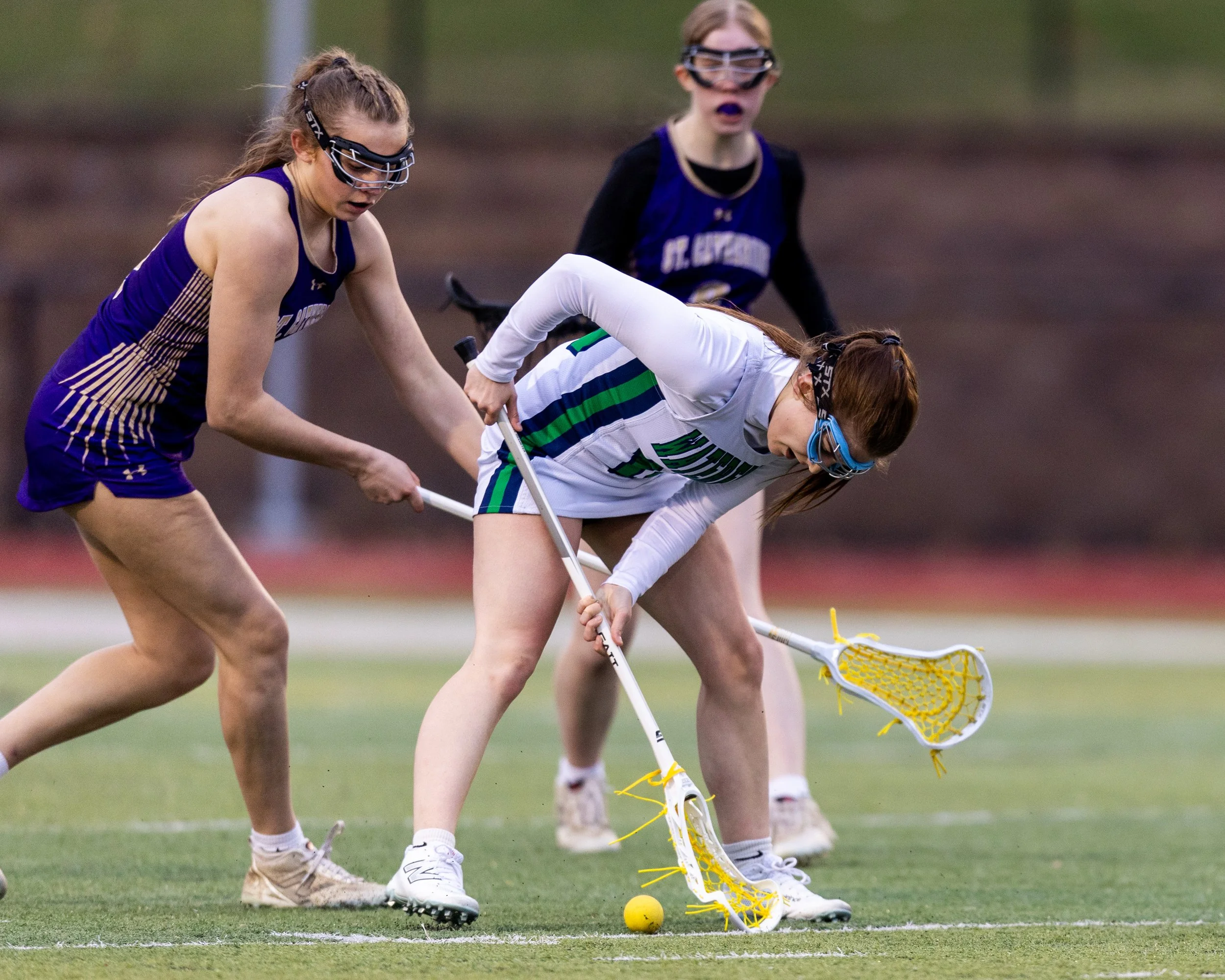 #10 picks up the ball 