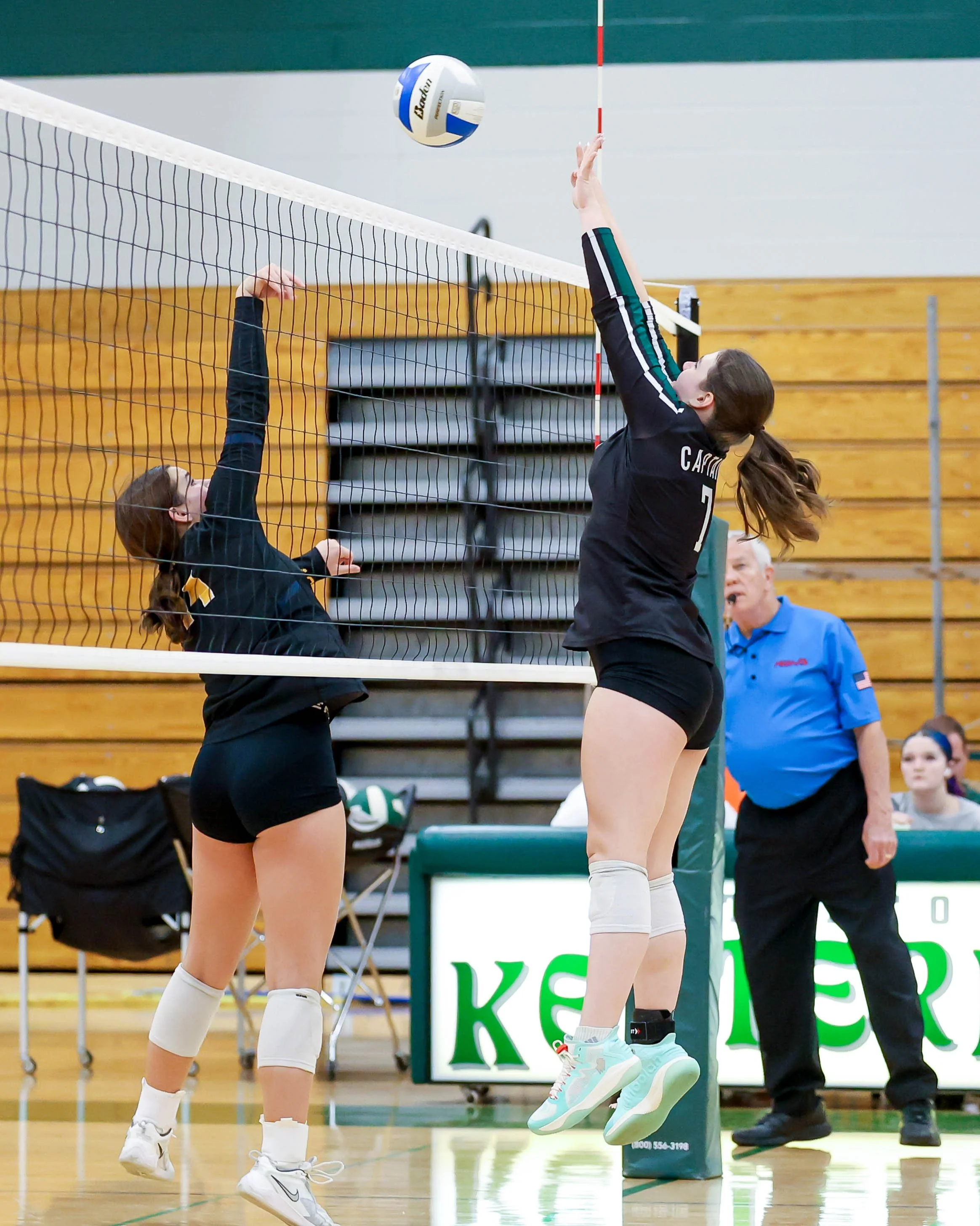 Kettering #7 up to block the ball