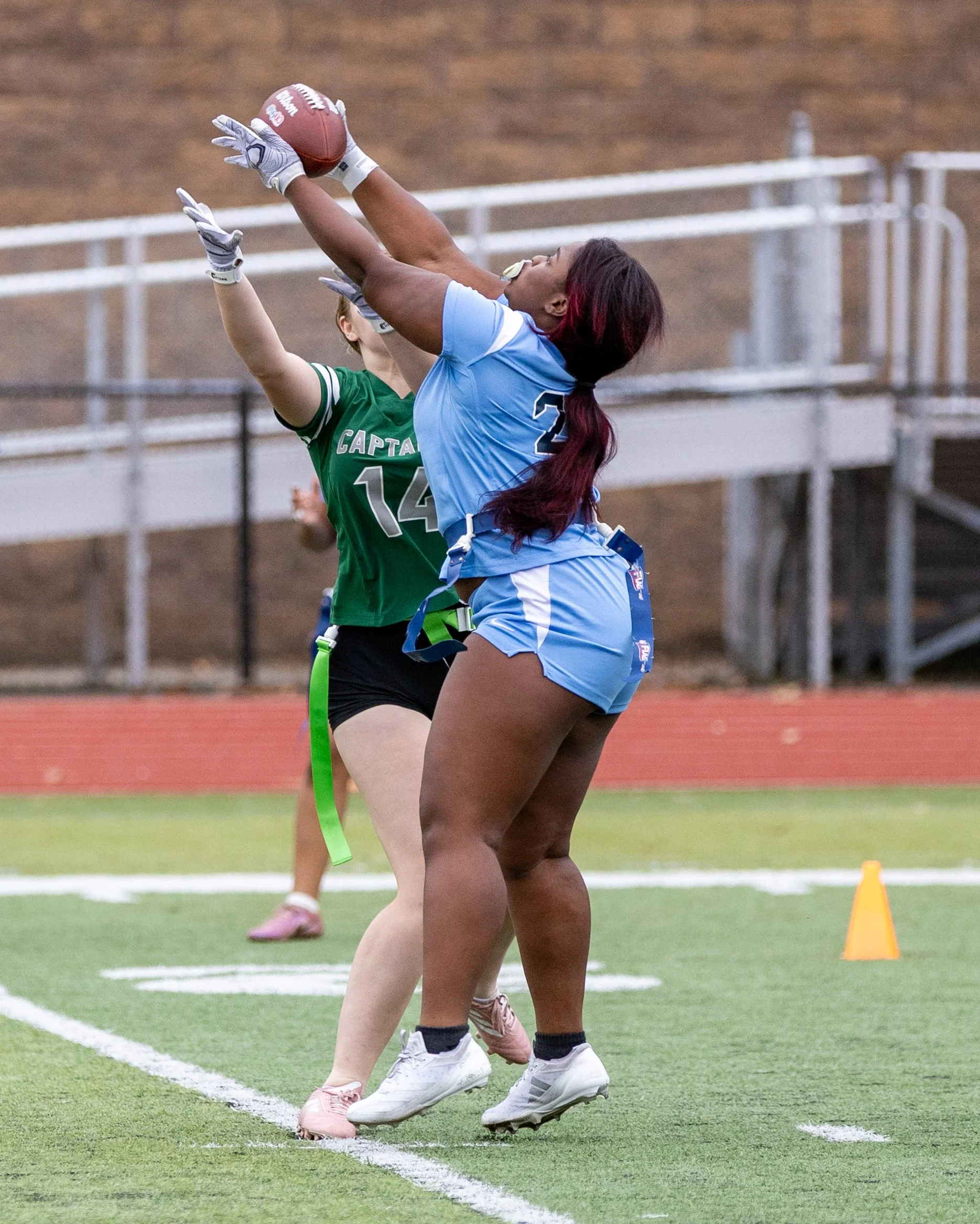 WM #22 catches the ball
