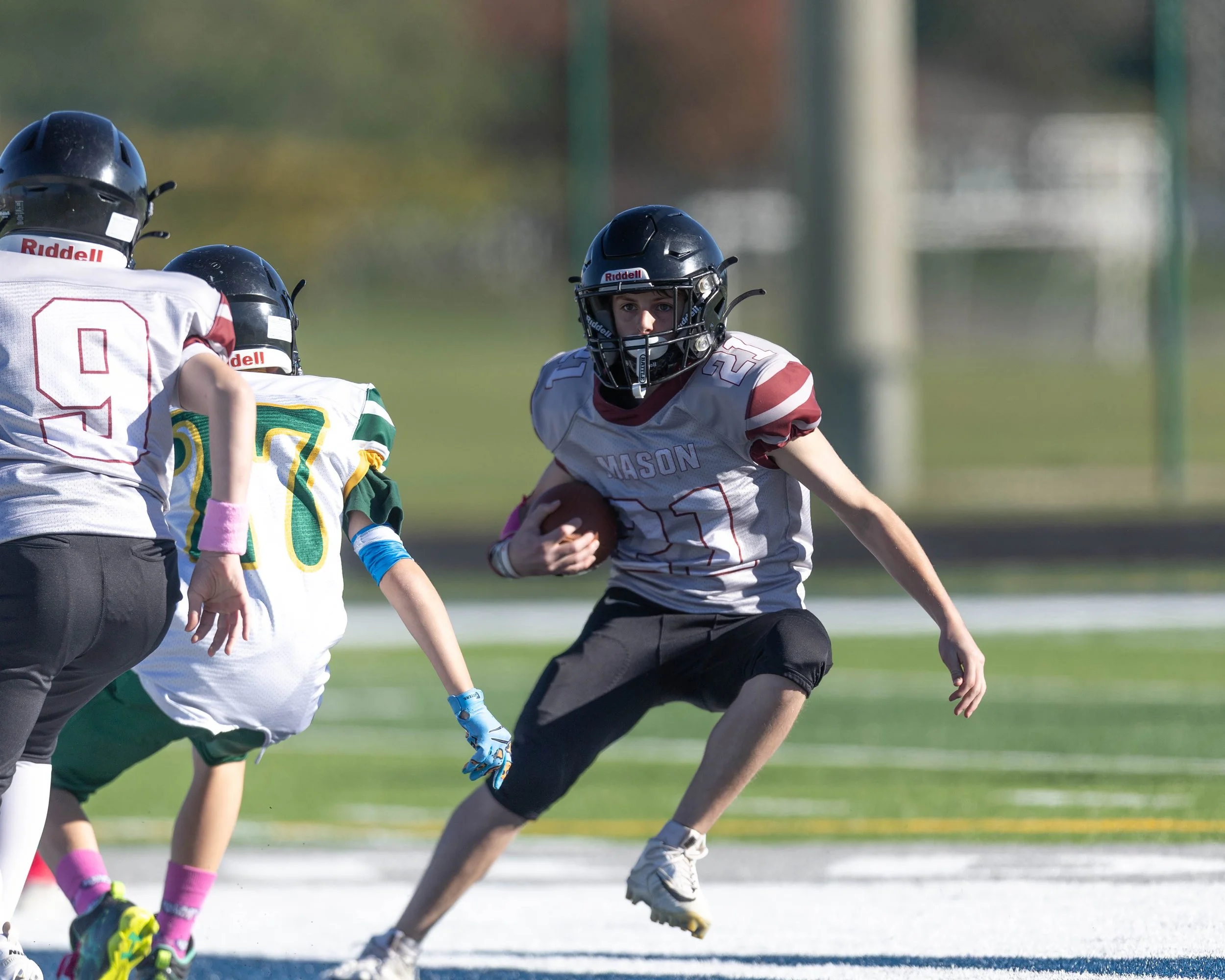 Mason #21 with the ball