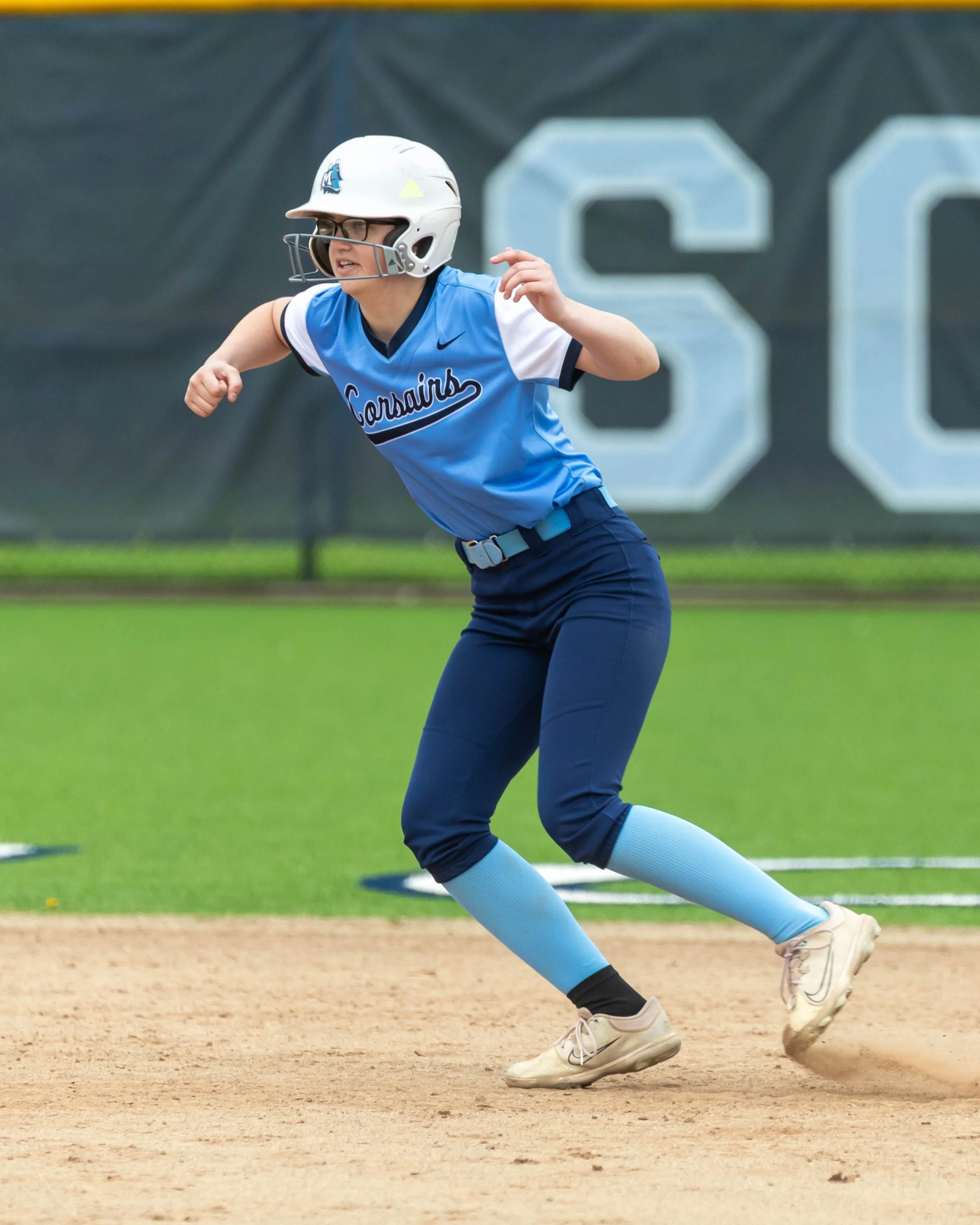 Mott runner leads off at second base