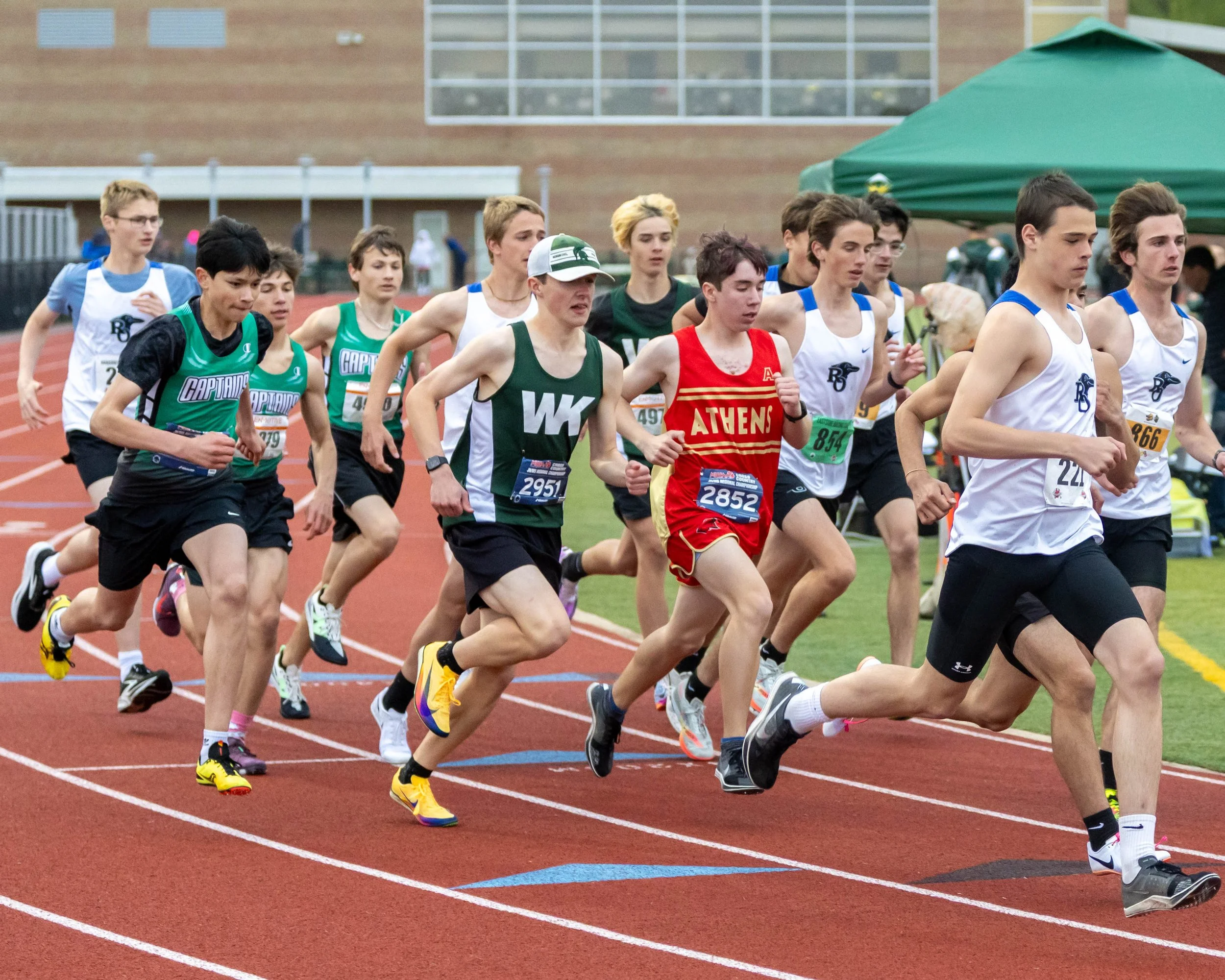 Group of Kettering runners the start of the race