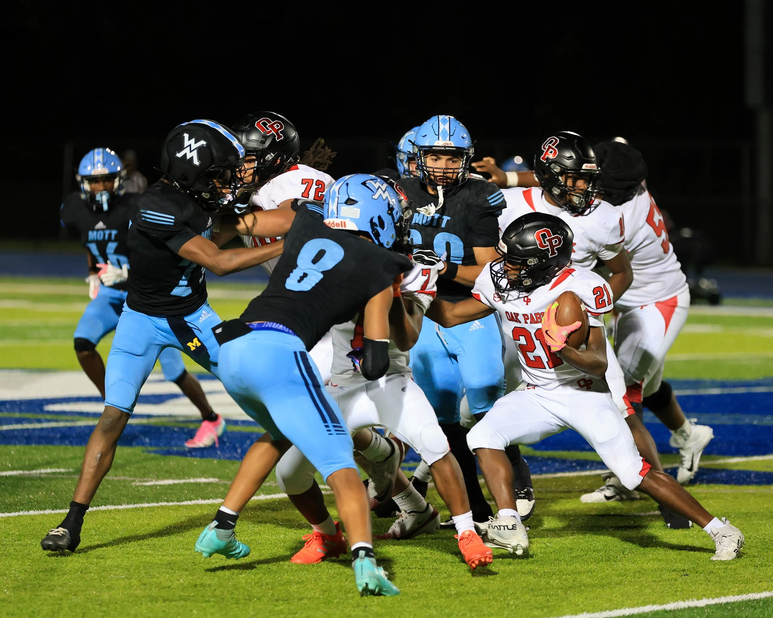 WM defense tackles the runner