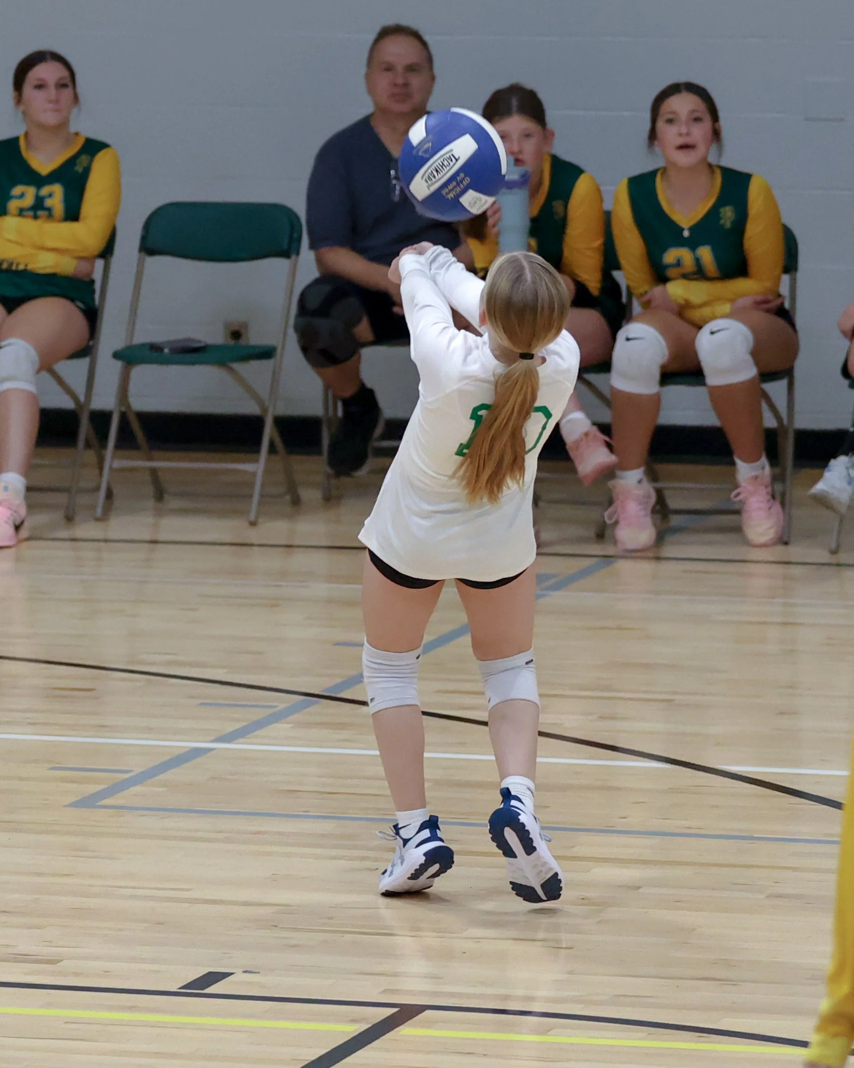 Pierce girl returns the ball