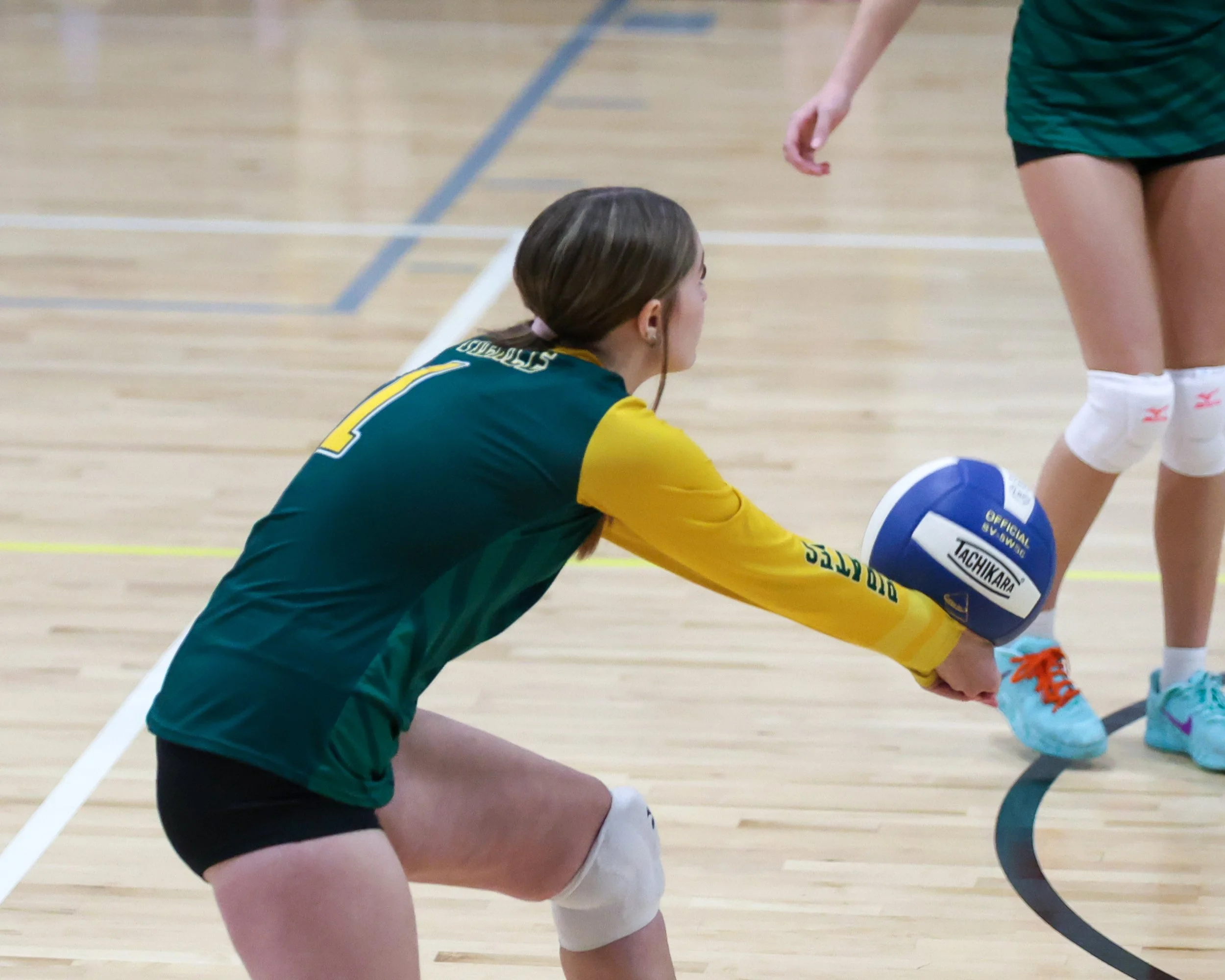 Pierce girl returns the ball