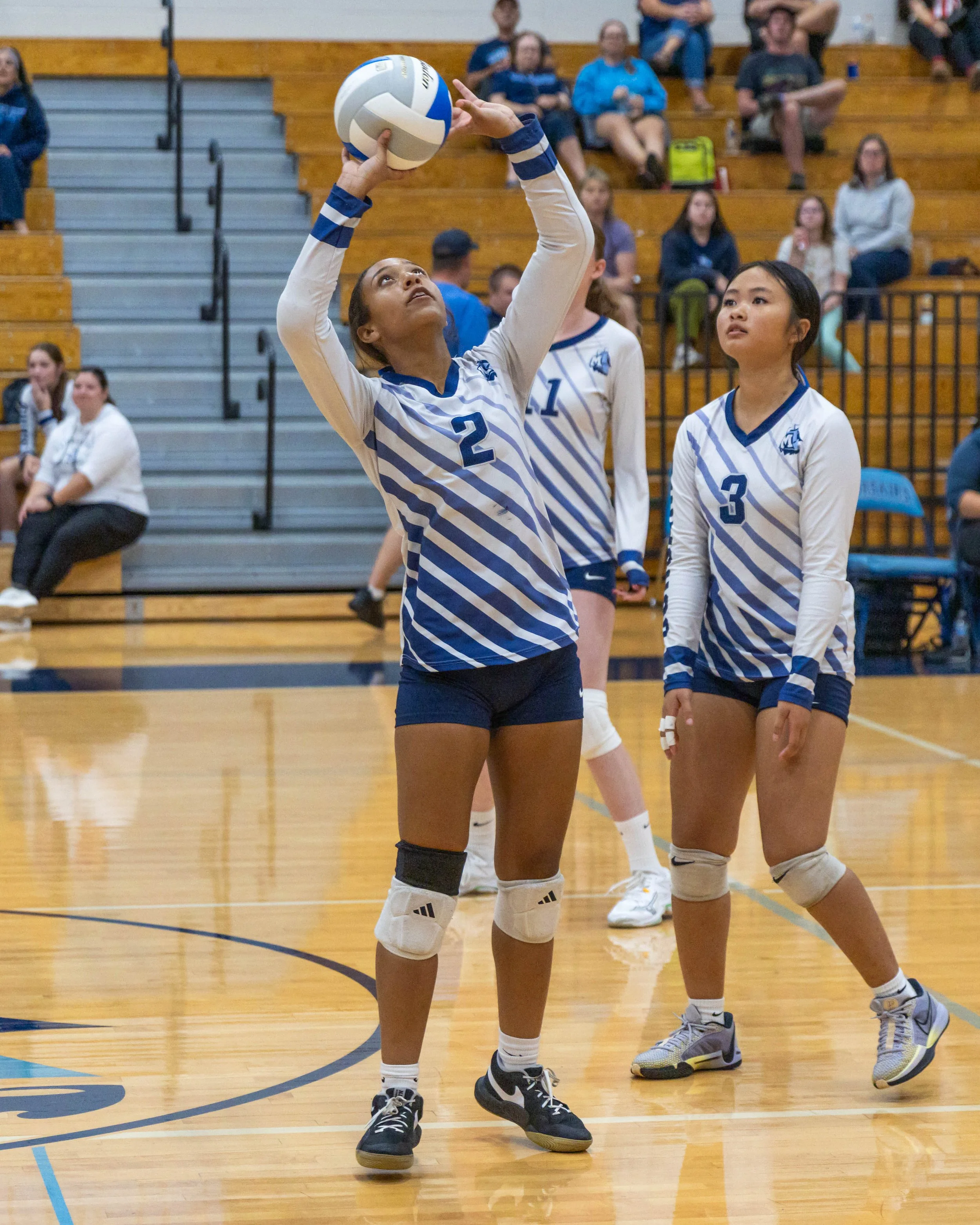 WM #2 sets the ball