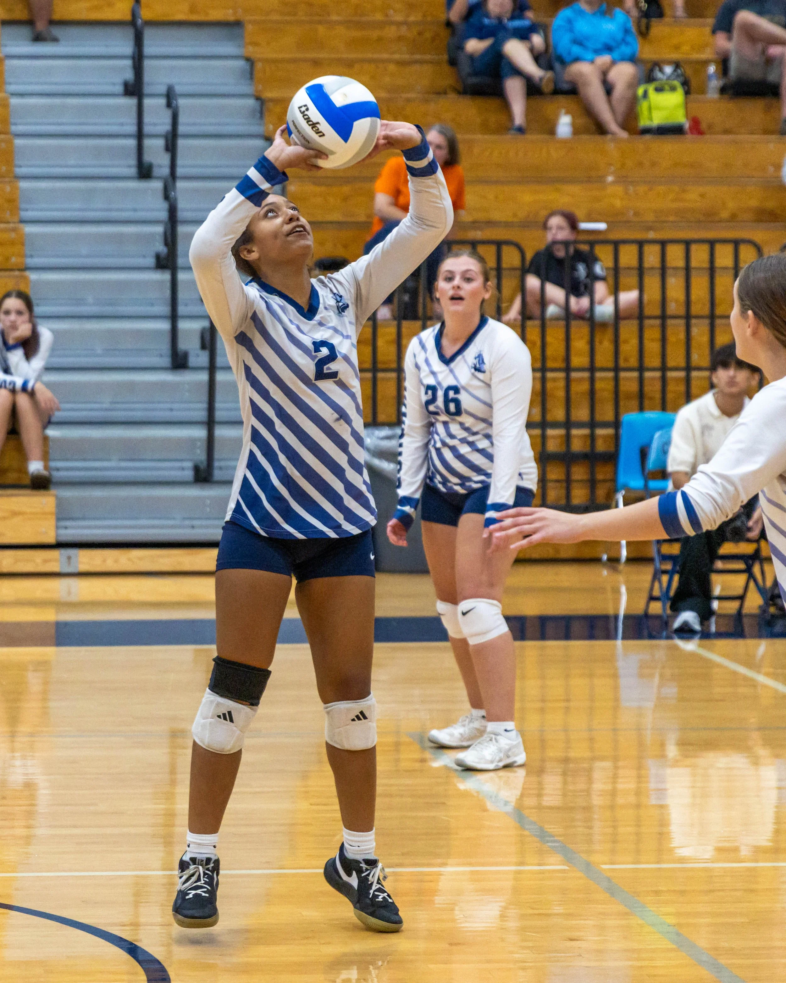 WM #2 sets the ball