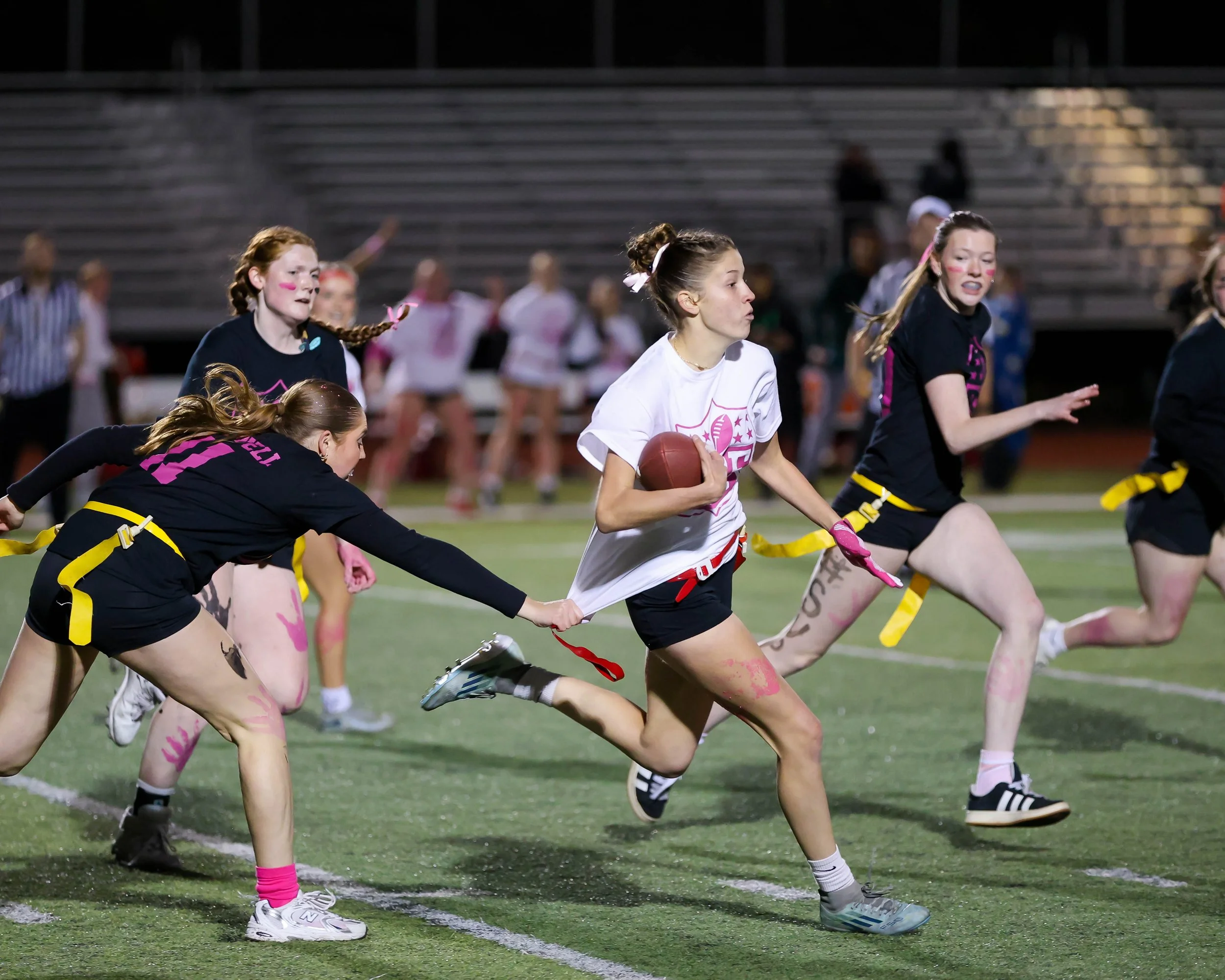 Senior grabs the Juniors flag